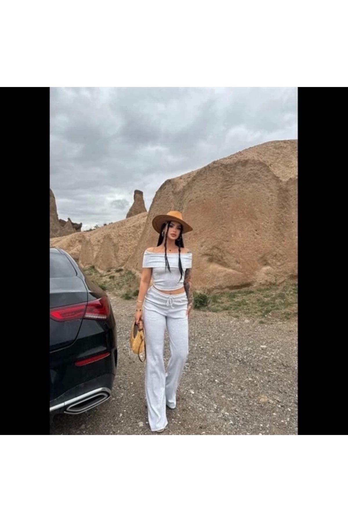 FASHIONLINE Madonna yaka bol paça pantolonlu takım