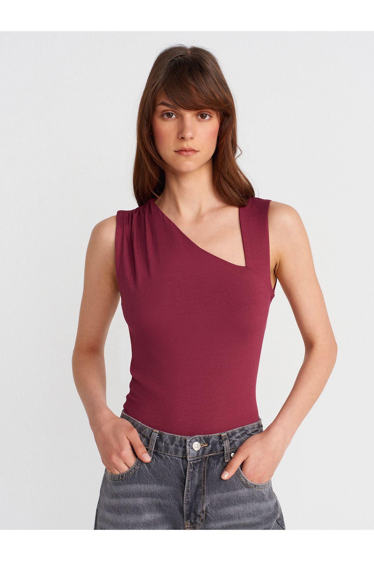 Dilvin 21038 Asimetrik Büzgülü Top-Açık Bordo