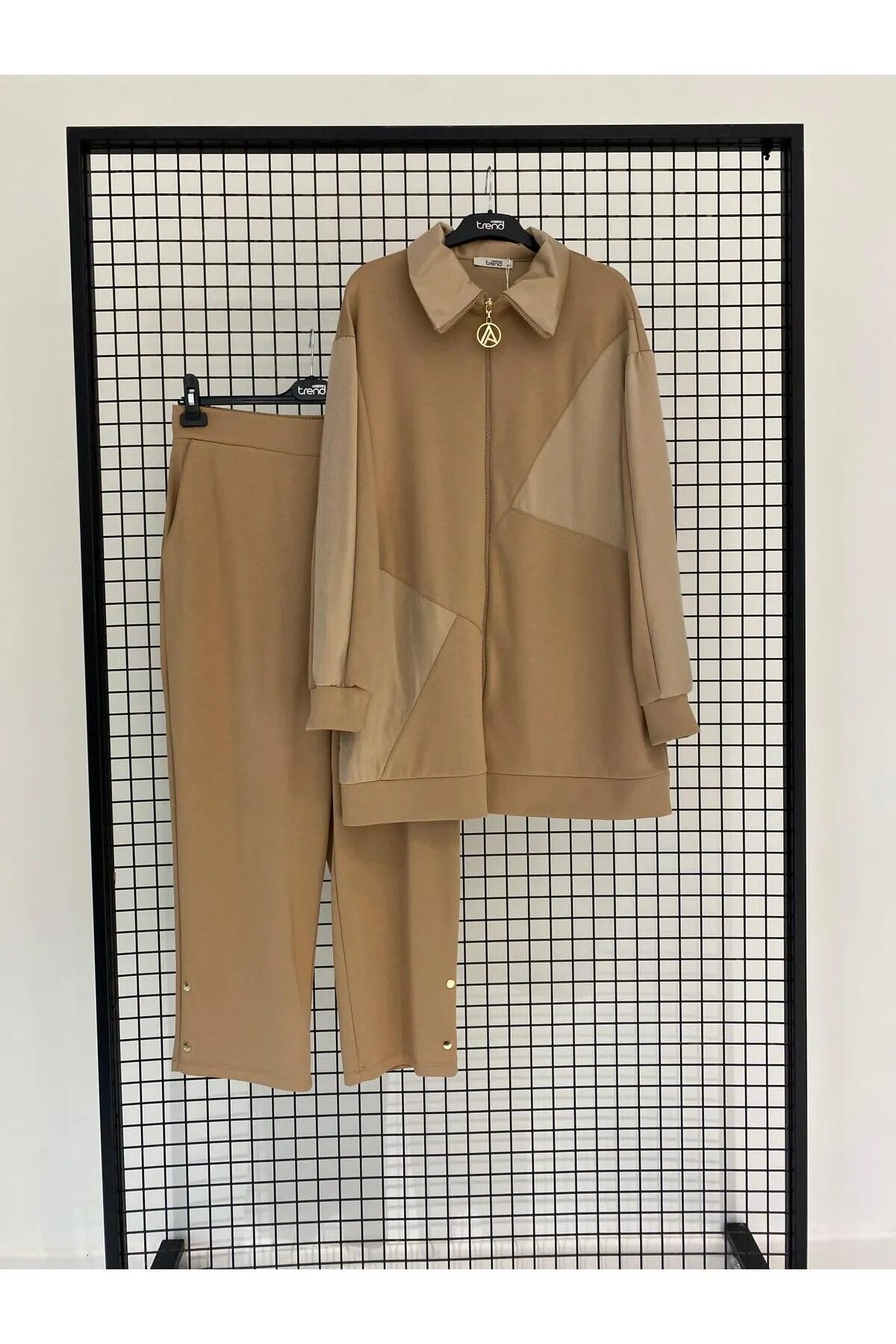 Armine TREND Yeni Sezon Trend Janjanlı Kumaş Garnili Model Pantolonlu Takım 25DSB646 Modaayka