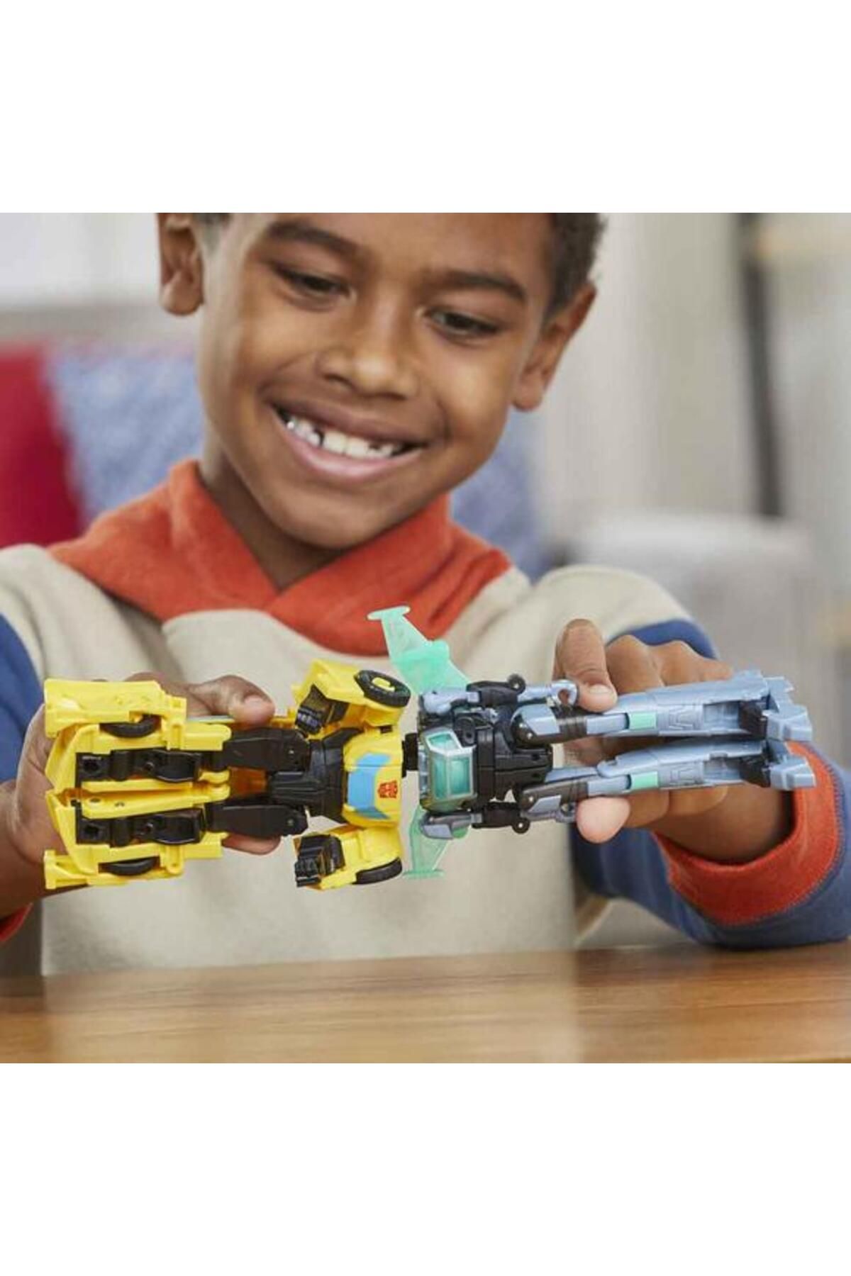 transformers-Earthspark Bumblebee and Mo Malto Figure Set – 12.5 cm Transformable Robot Toy 5