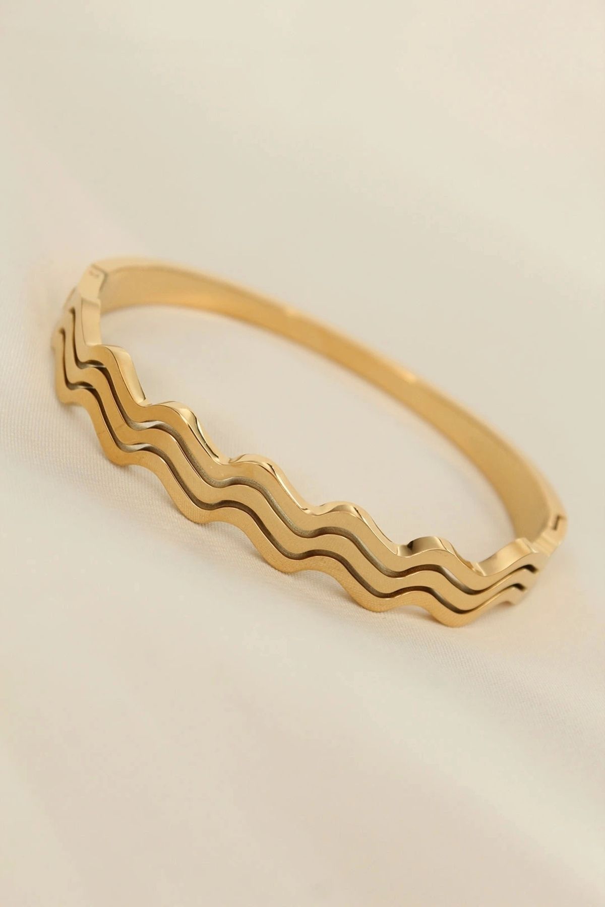 STOREMAX Çelik Gold Renk Dalgalı Model Kelepçe Bilezik