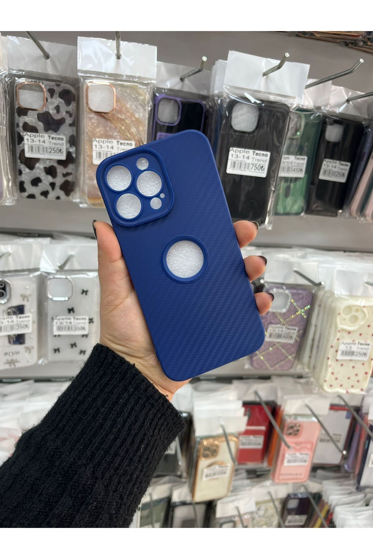 TECNOTREND Apple iPhone 14 Pro Max Karbon logo gösteren silikon kılıf