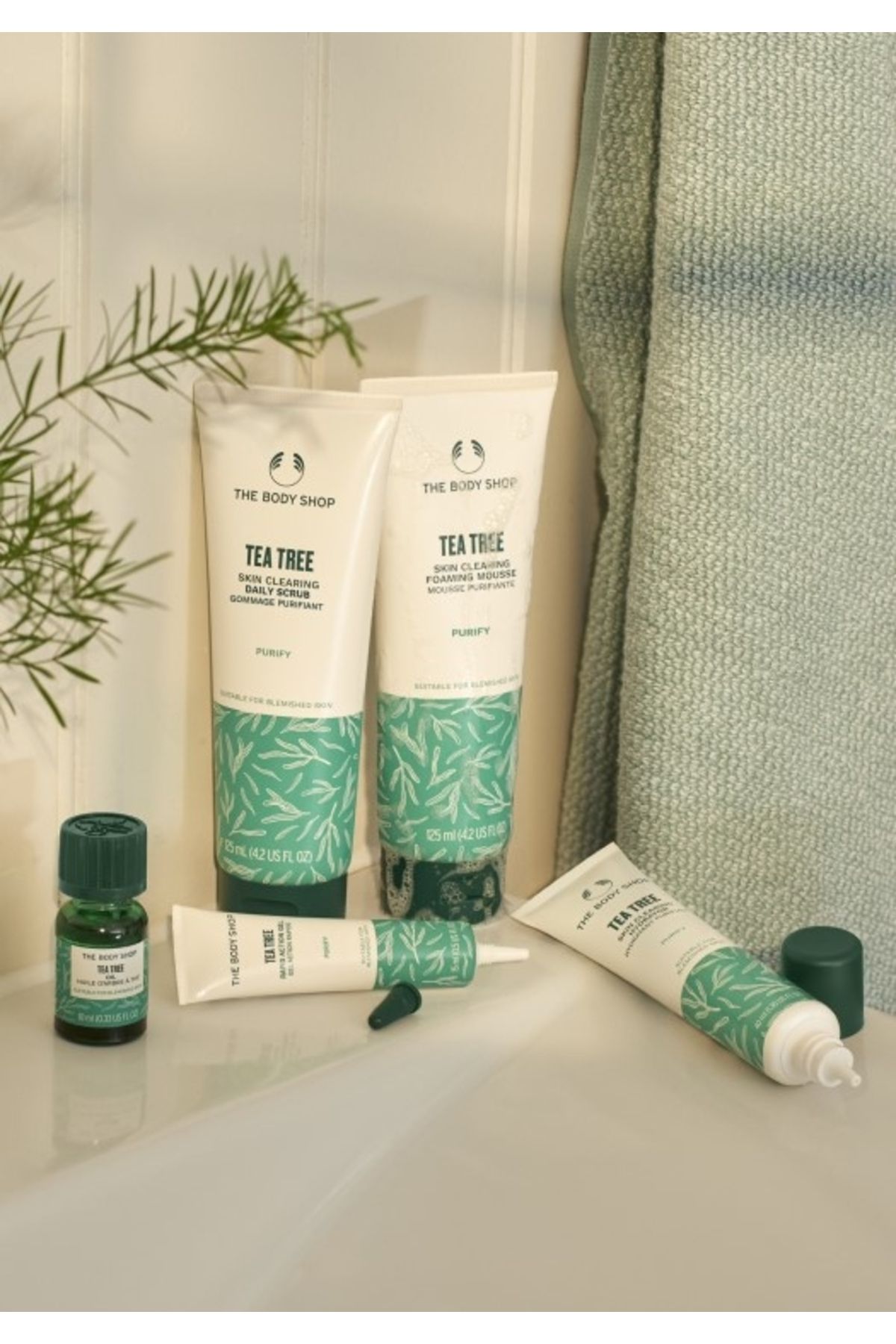 THE BODY SHOP Gel Cu Actiune Rapida Pentru Cosuri Tea Tree - One Size