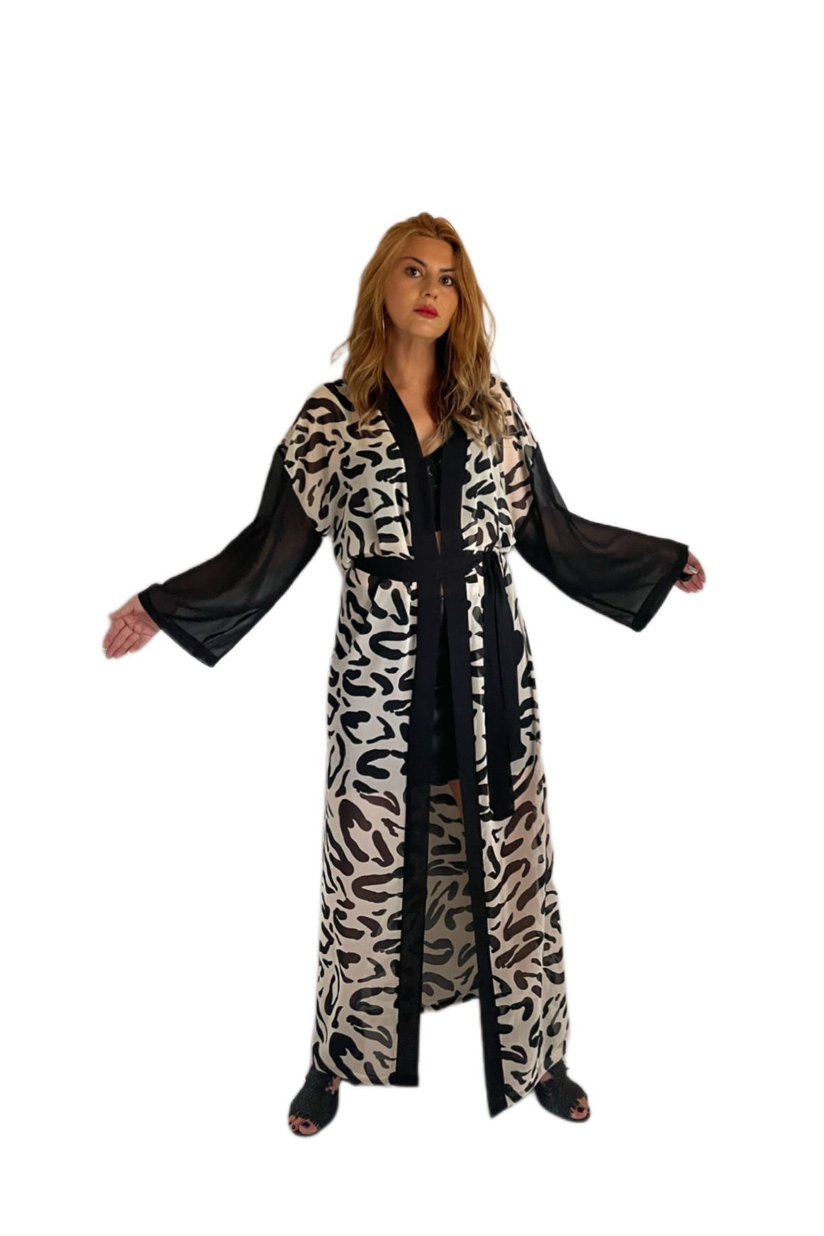 Şahika Gürkan To The Moon & Sun Leopar Siyah Şifon Uzun Kimono Ceket