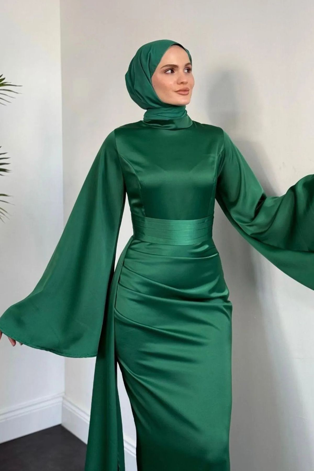 Abiye Diyarı-Women's Cape Satin Fish Evening Dress-Grass Green 3