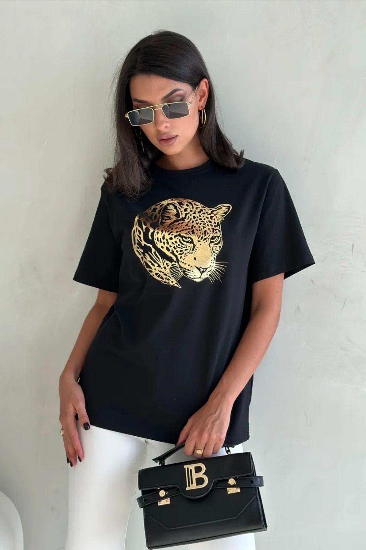 Womela Kadın Beyaz Bisiklet Yaka Büyük Beden Altın Leopar Desenli %100 Pamuk Büyük Beden Tişört