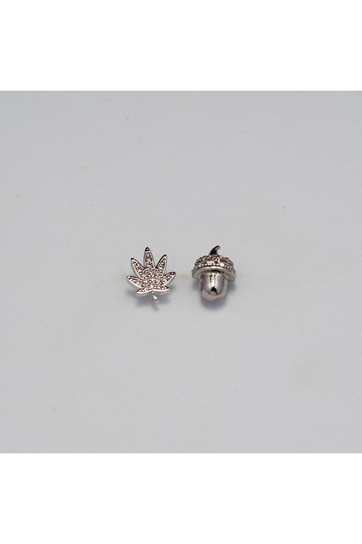 Piercing by Sever KOMBİN YAPRAK VE PALAMUT PIERCING… GÜMÜŞ/SILVER RENKLİ ve ŞEFFAF TAŞLI (TARGUS HELIX CONCH FLAT)