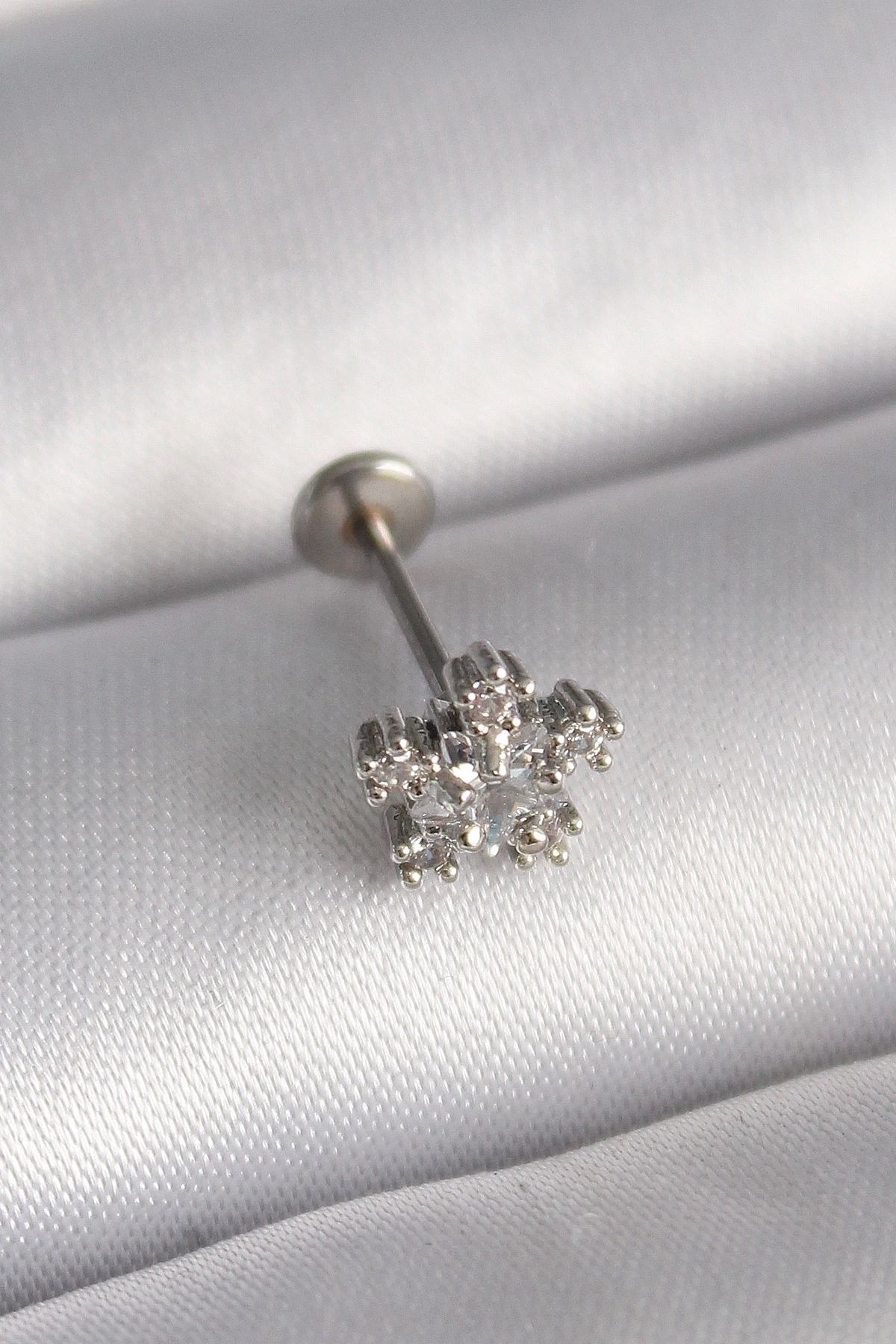 STOREMAX 316L Çelik Gümüş Renk Zirkon Taşlı Yıldız Model Tragus Piercing