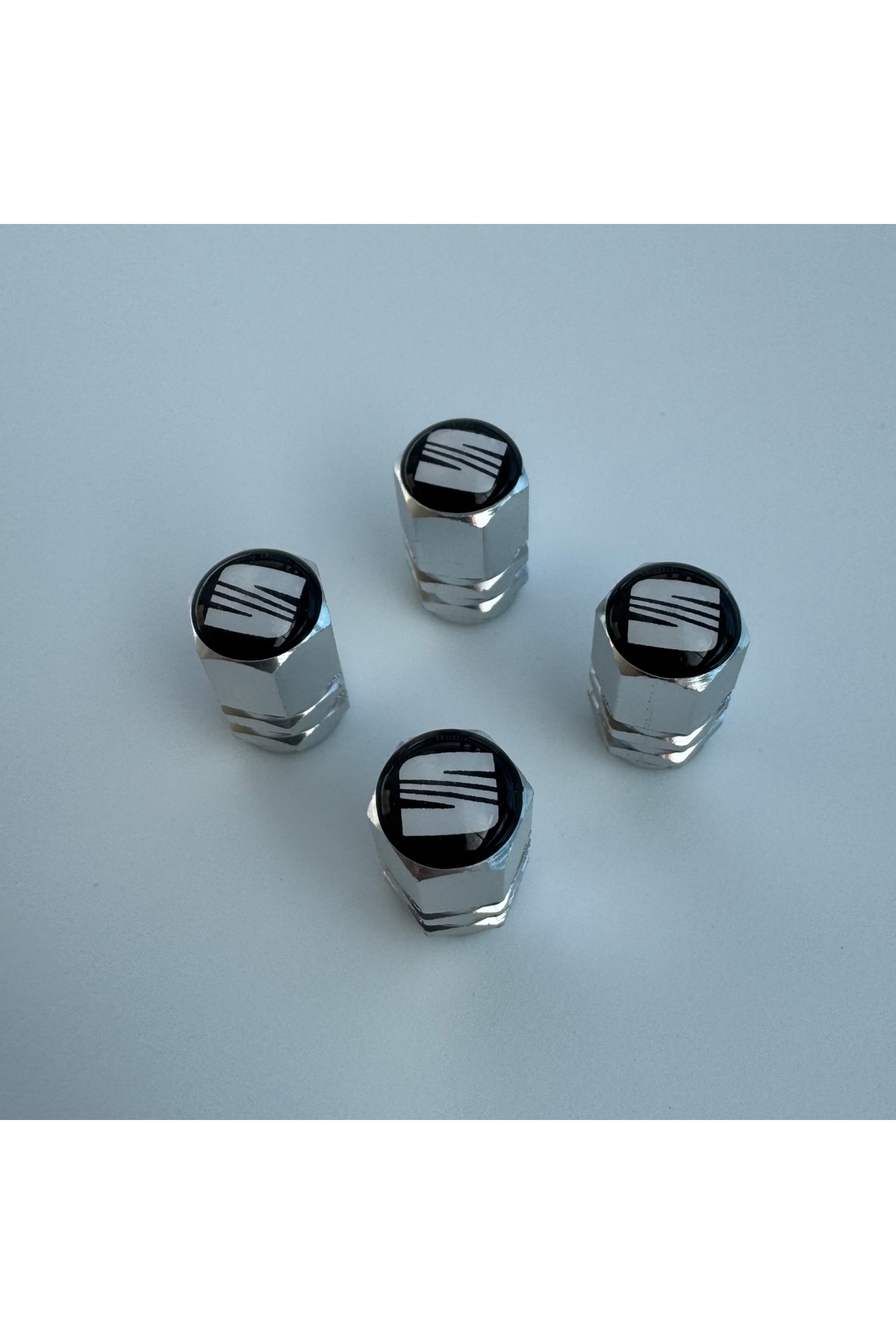 Aksefuar Lazer Seat Leon ile Uyumlu Logolu Alüminyum Altıgen Sibop Kapağı (Takım)