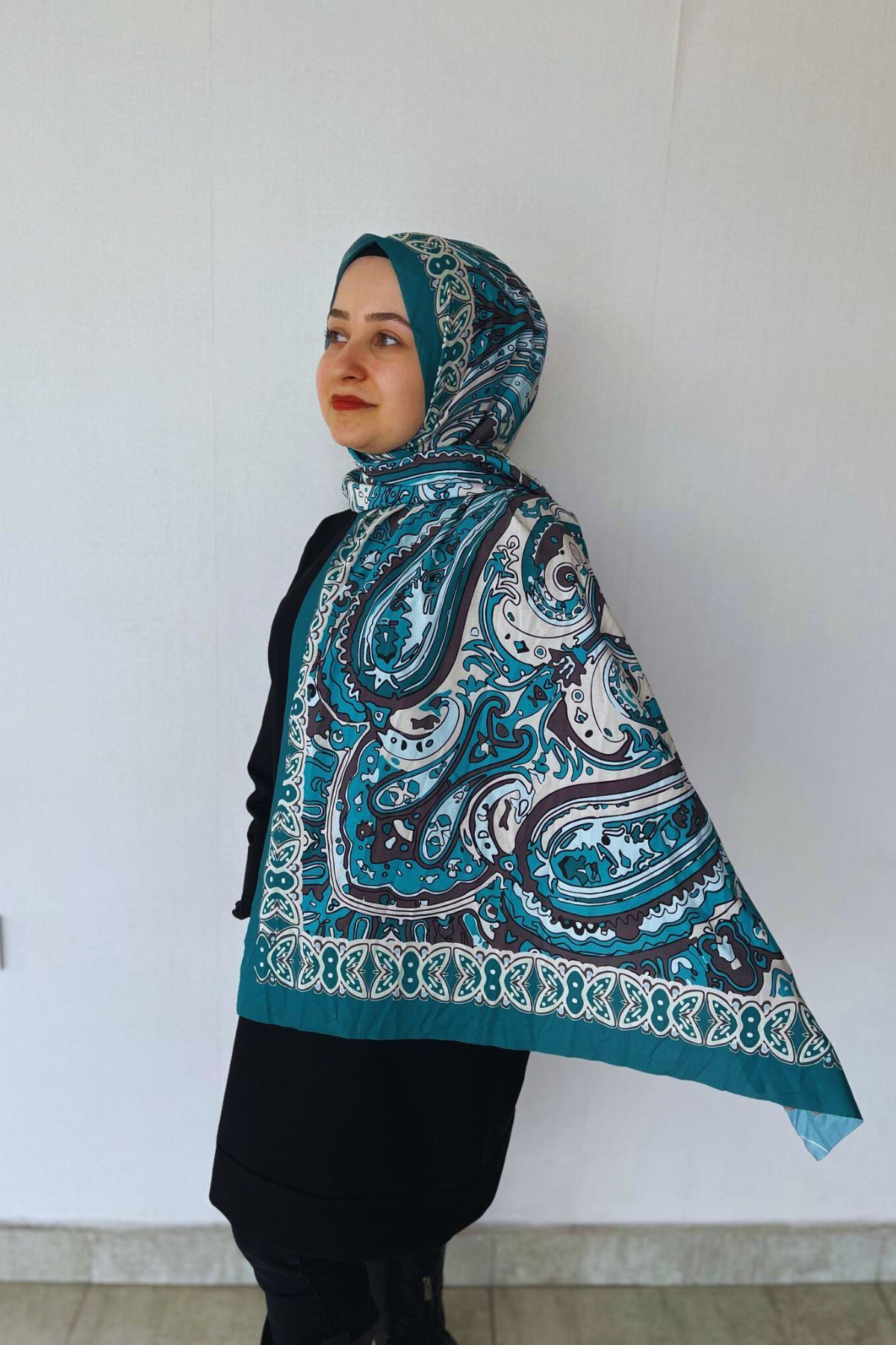 Tarzını Seç Retro Desenli Kadın Şal Turkuaz Estascarf