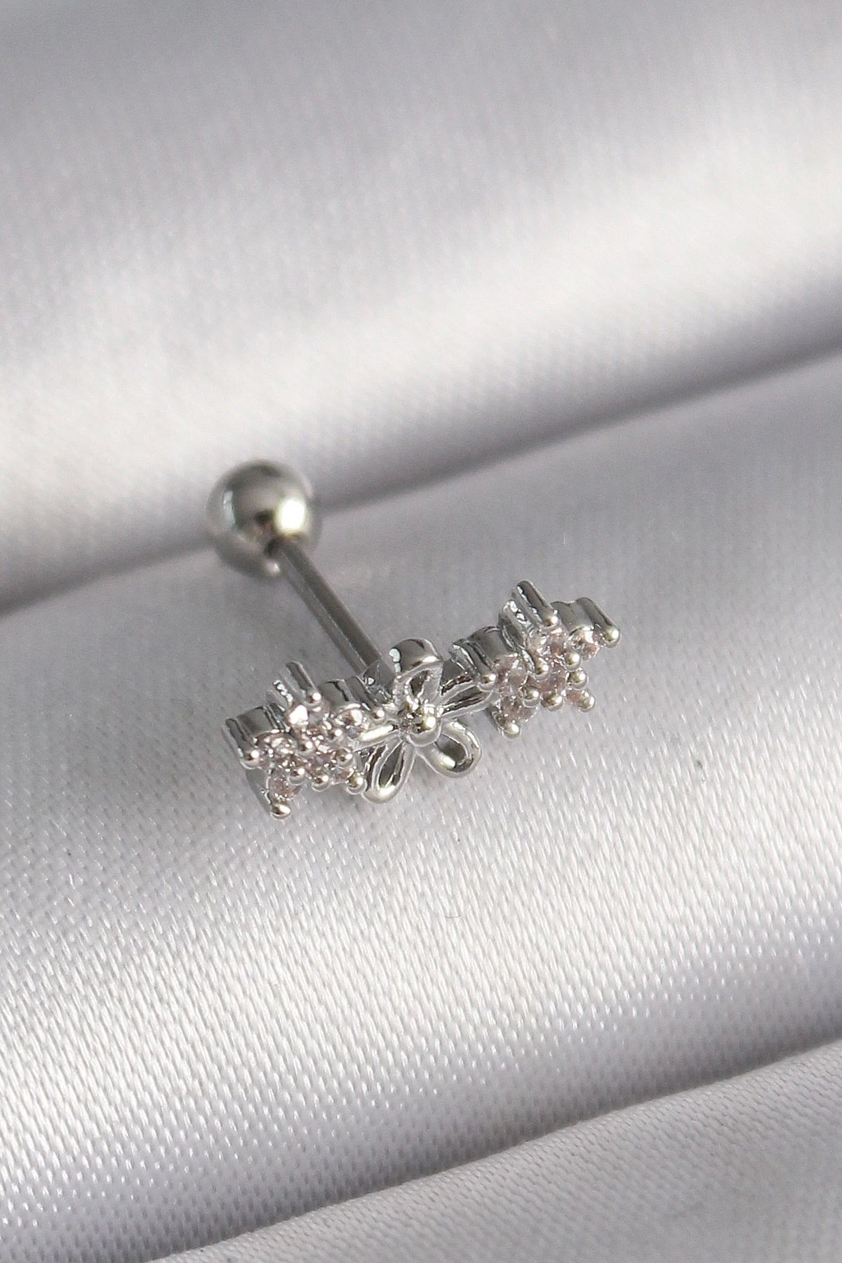 STOREMAX 316L Çelik Gümüş Renk Zirkon Taşlı Çiçek Tragus Piercing