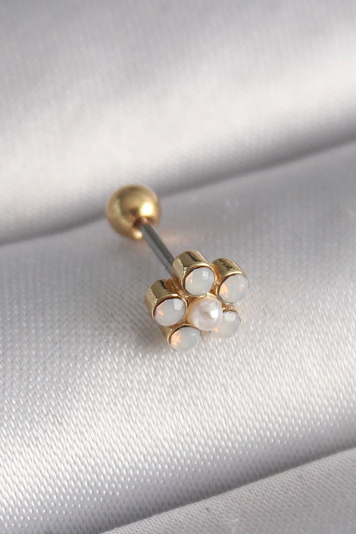 STOREMAX 316L Çelik Gold Renk Zirkon Taşlı Çiçek Model Tragus Piercing