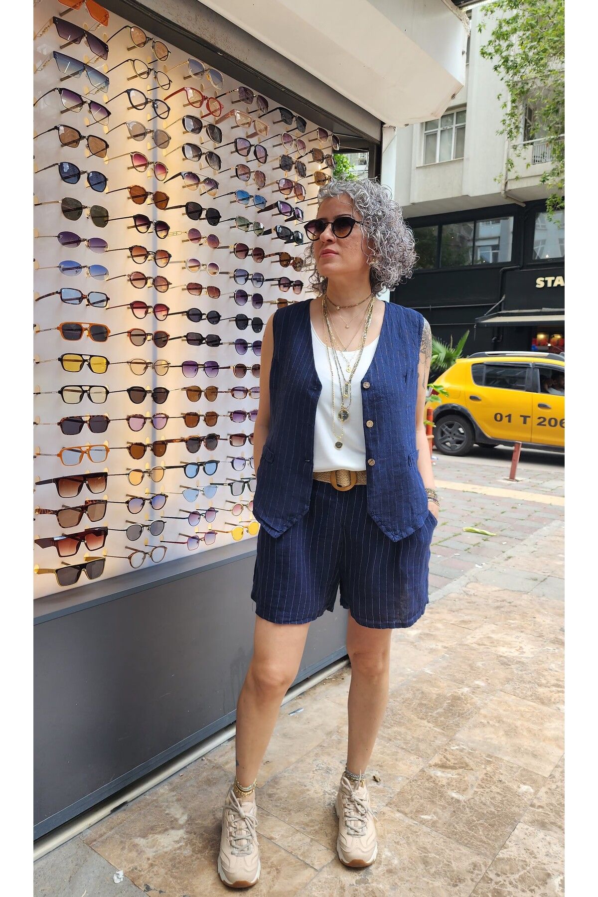 İzmirli Boutique Kemerli Keten Şort&Yelek Takım