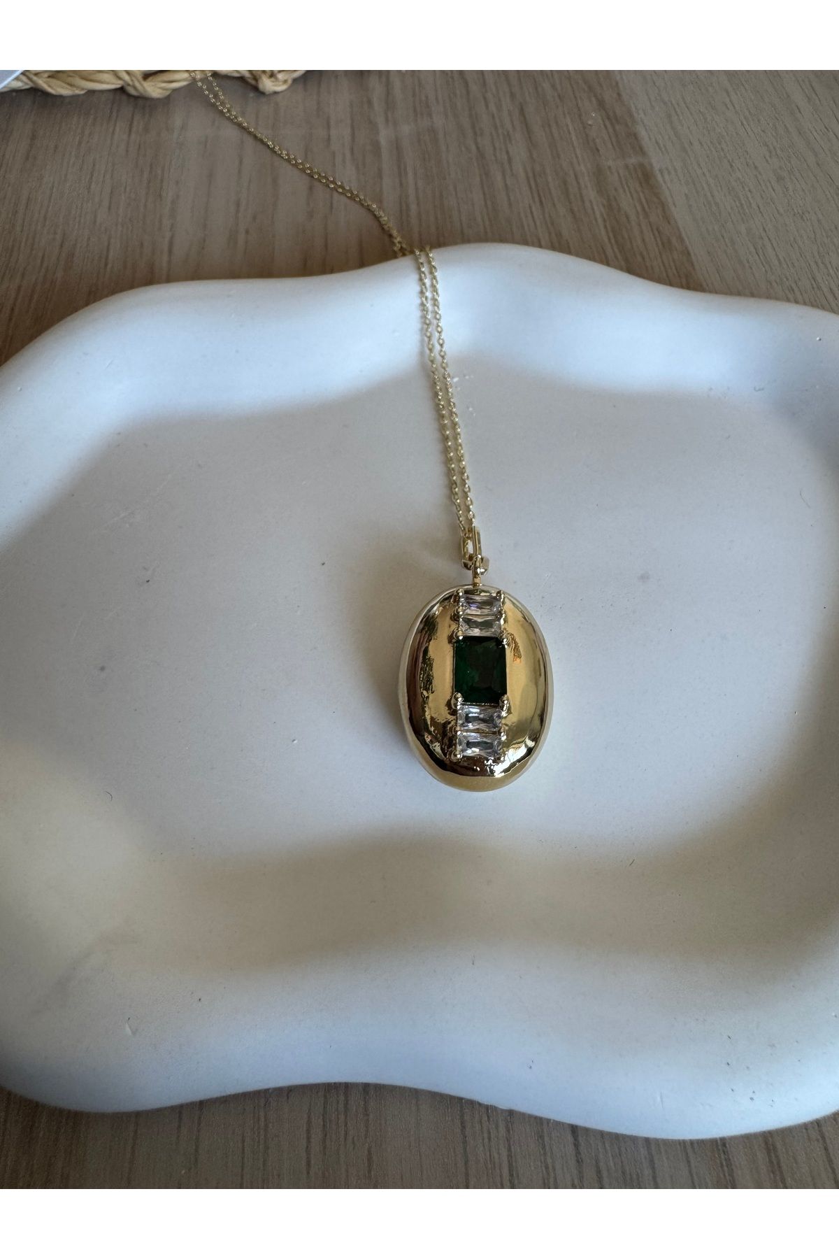Gilia Jewelry Yeşil Taşlı Madalyon Kolye