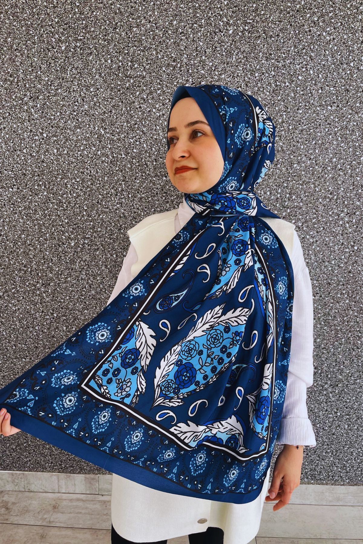 Tarzını Seç Retro Desenli Kadın Şal Lacivert Estascarf