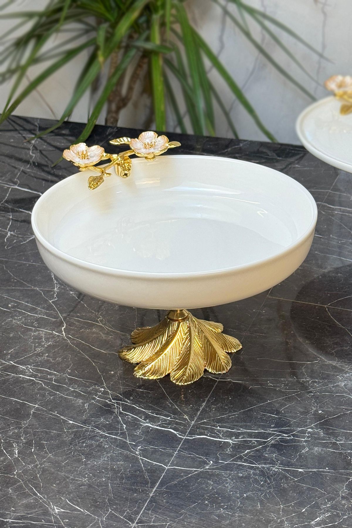 MAY HOME Laleza Kan Ayaklı Sunum Kasesi & Porselen Gold Detaylı Ayaklı Kase