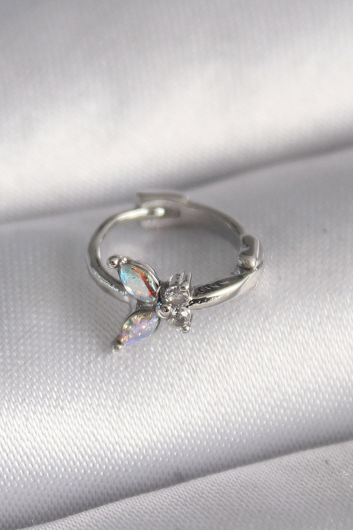 STOREMAX 316L Çelik Gümüş Renk Zirkon Taşlı Kelebek Model Tragus Piercing
