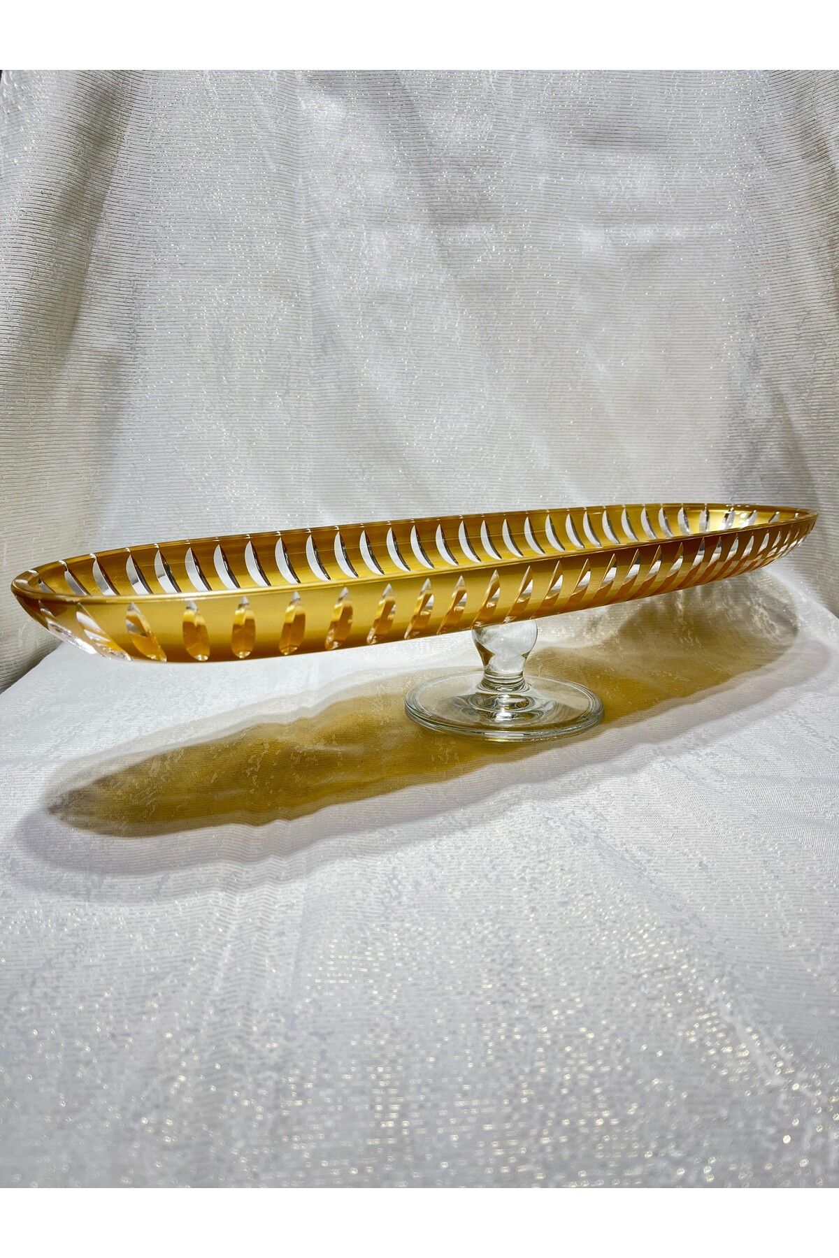 Mirano Cam Tasarım GOLD KESME EL İŞİ 50 CM KAYIK AYAKLI SUNUMLUK