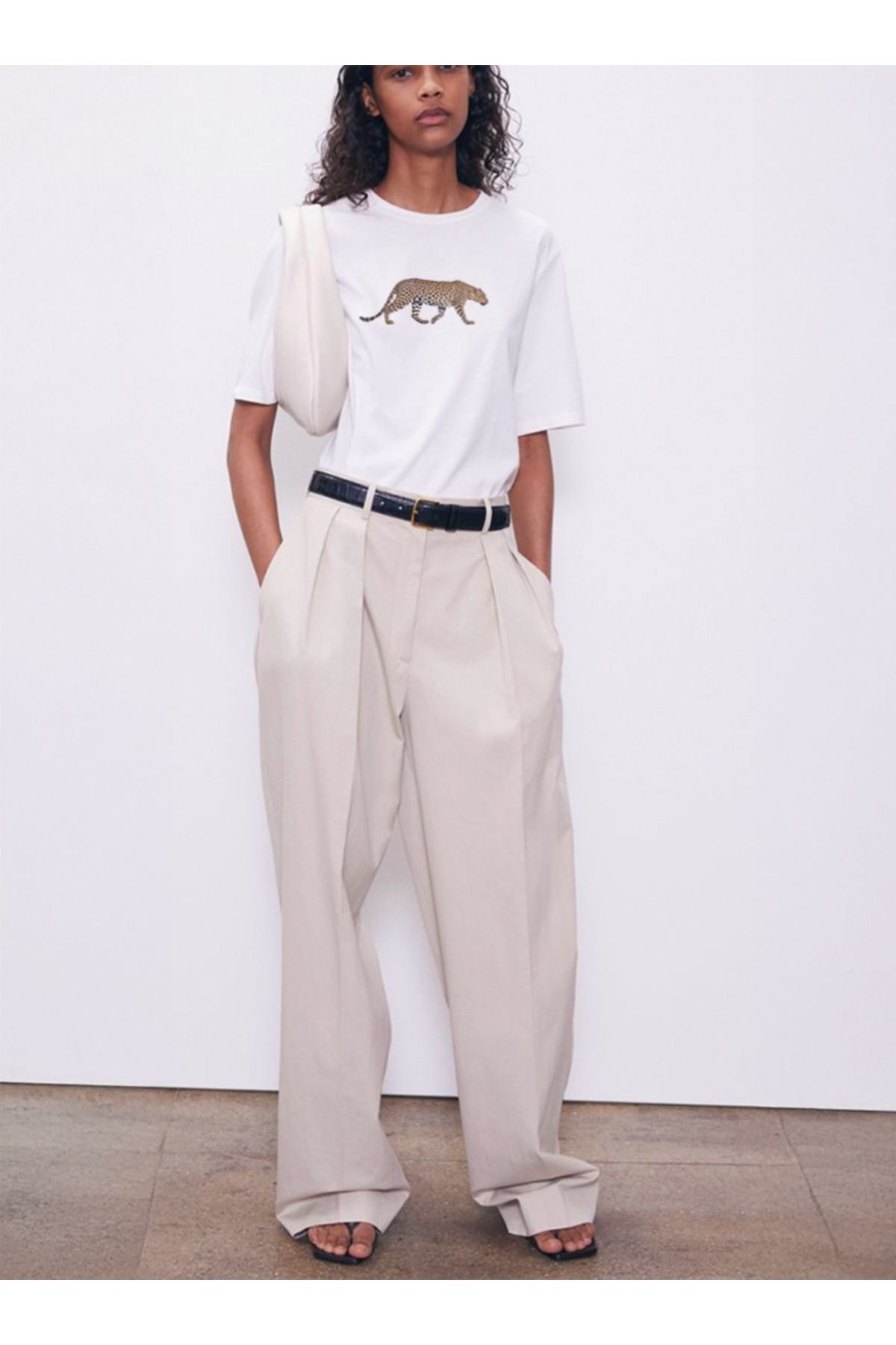 Disante Leopard Baskılı Bisiklet Yaka Basic Trend Kadın T-shirt