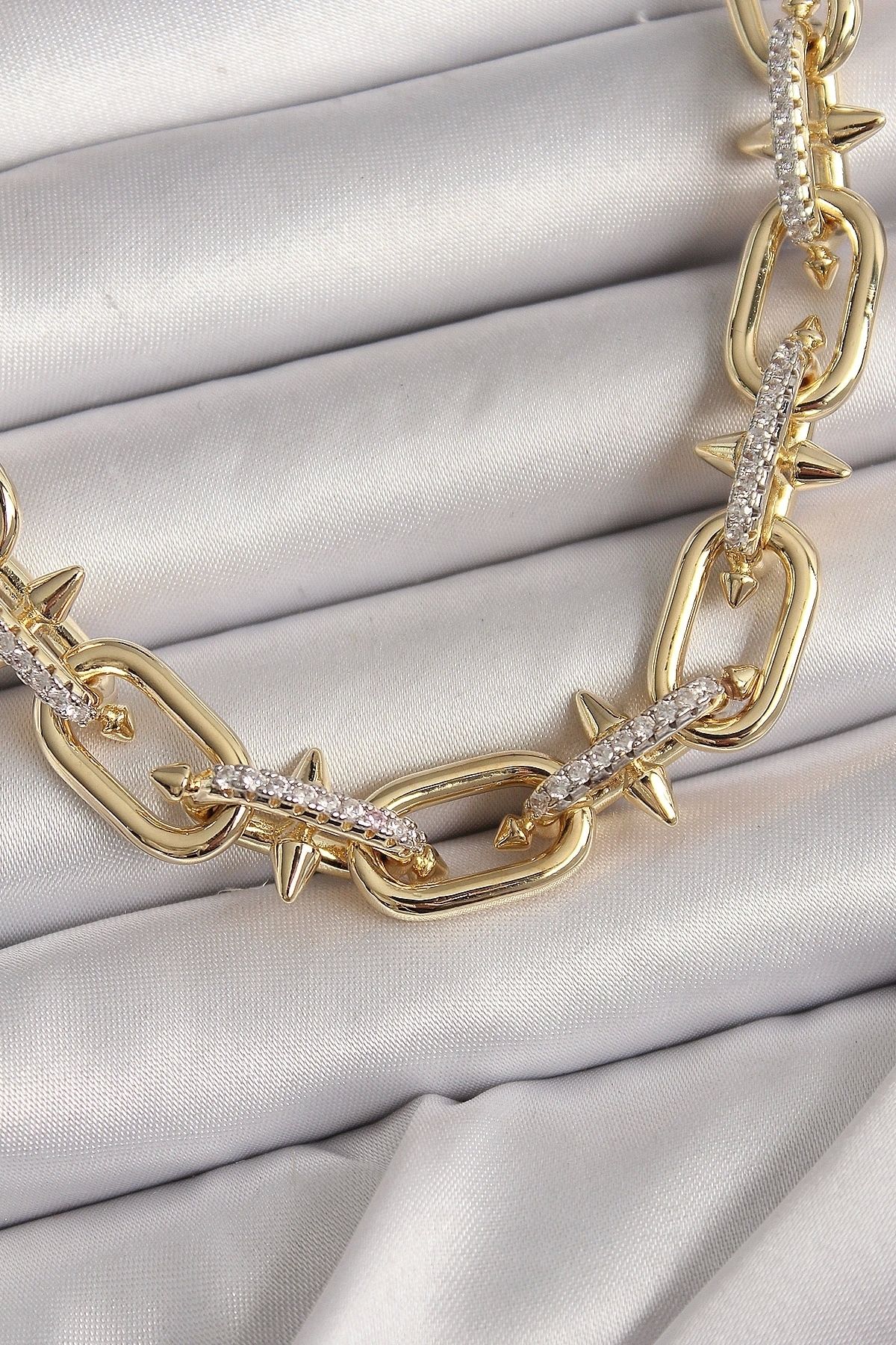 STOREMAX Pirinç Gold Renk Zirkon Taşlı Dikenli Halka Model VIP Exculusive Seri Kadın Kolye