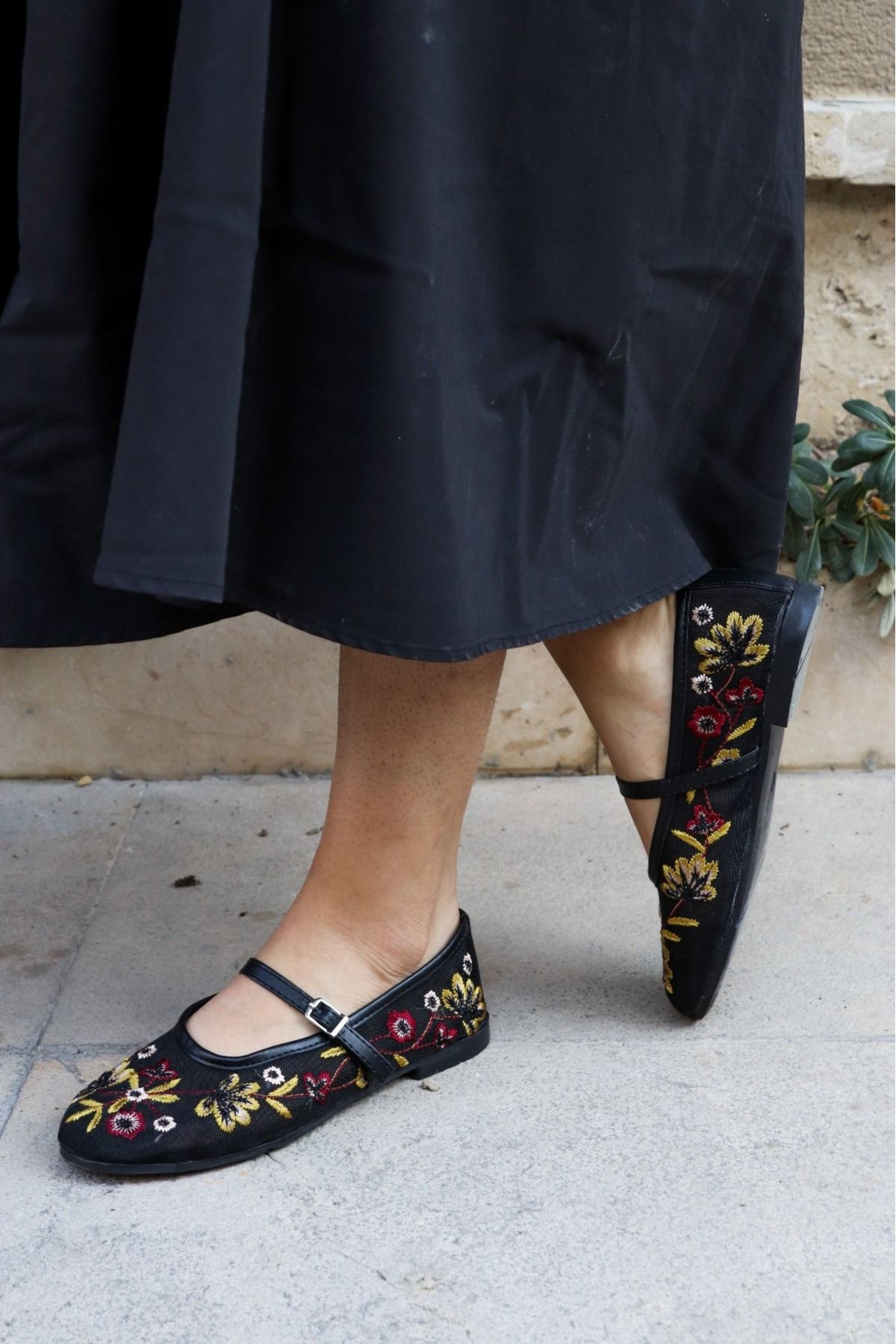 Yula Fashion Shoes Tül Çiçekli Nakış Detaylı Yazlık Babet