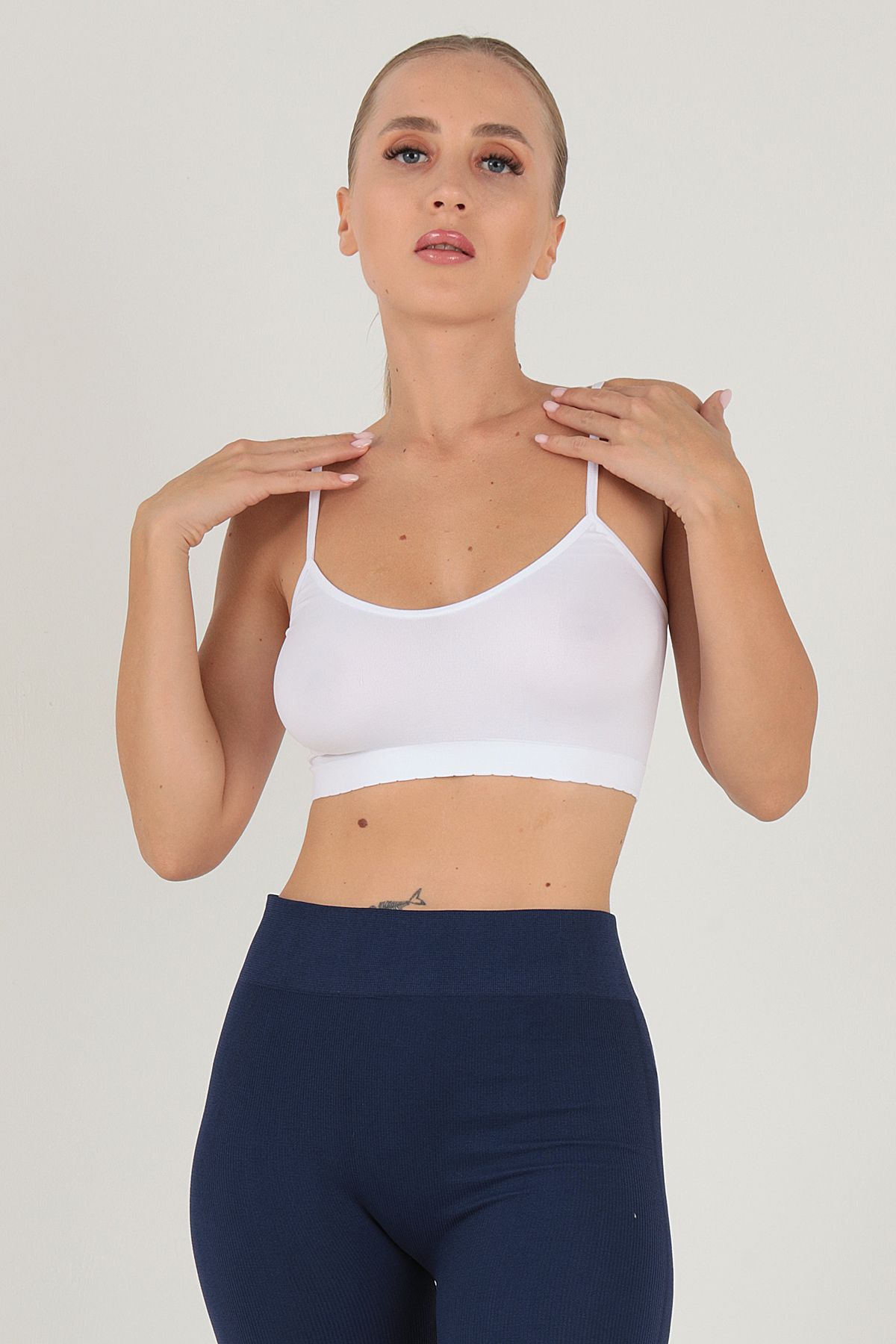 GIGOTTO-Seamless Embossed Patterned Bustier 1