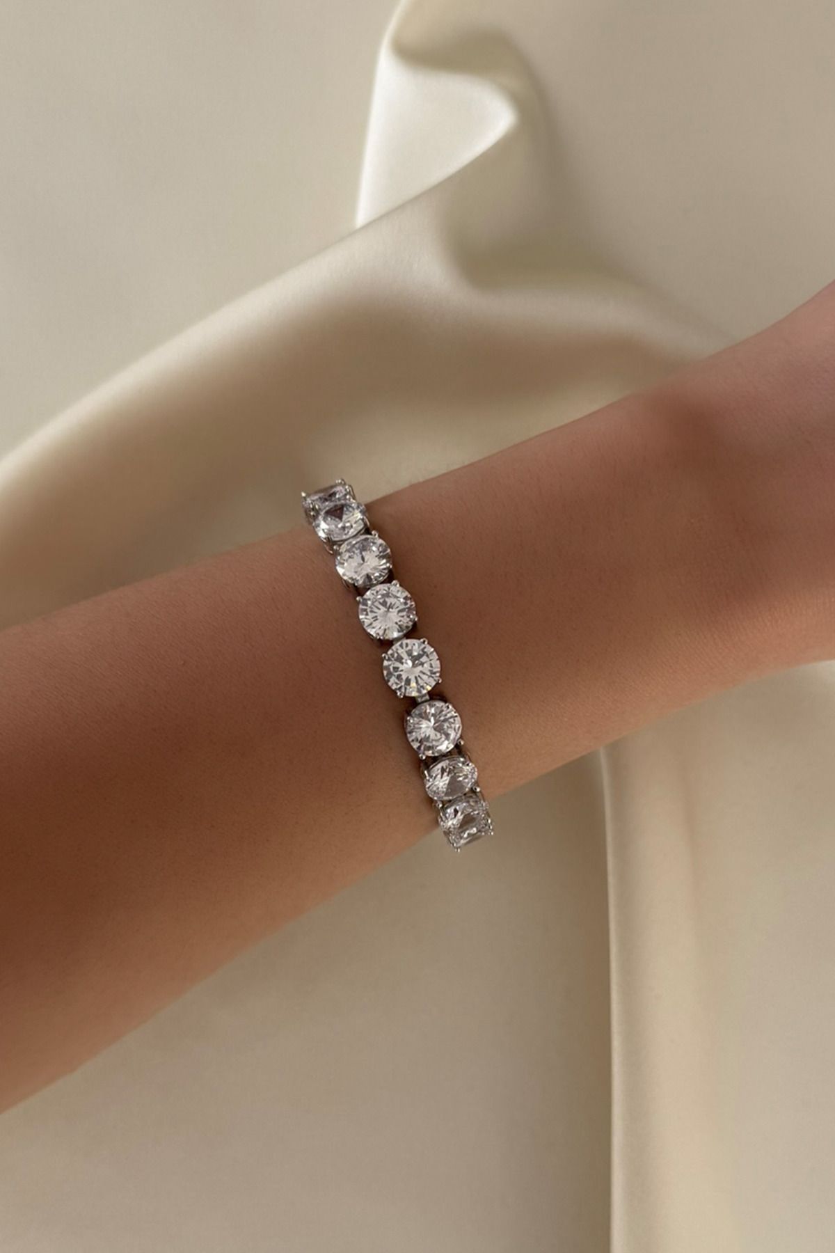 laria jewelry VIP Yuvarlak Kesim Su Yolu Bileklik