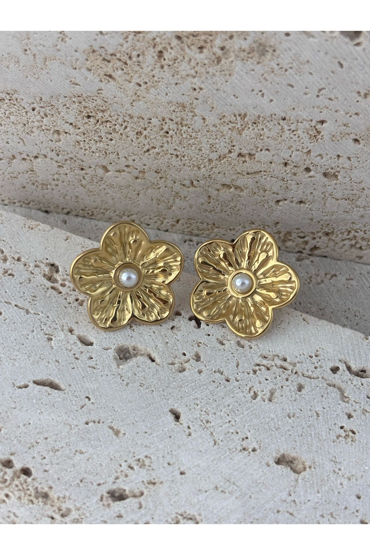 EleganceEssence İnci Çiçek Çelik Küpe