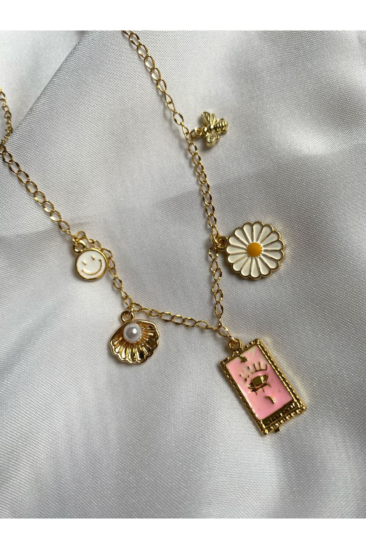 MELUSH Pembe Charm Detaylı Çelik Kolye, Gold Charmlı Kolye