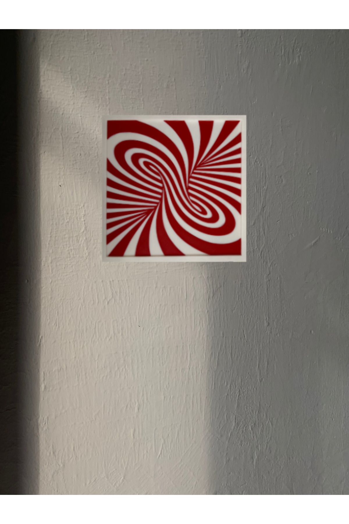 Madeora3D Modern Geometrik Kırmızı Beyaz Spiral Desenli Duvar Süsü - Dekoratif Tablo 19cm x 19cm