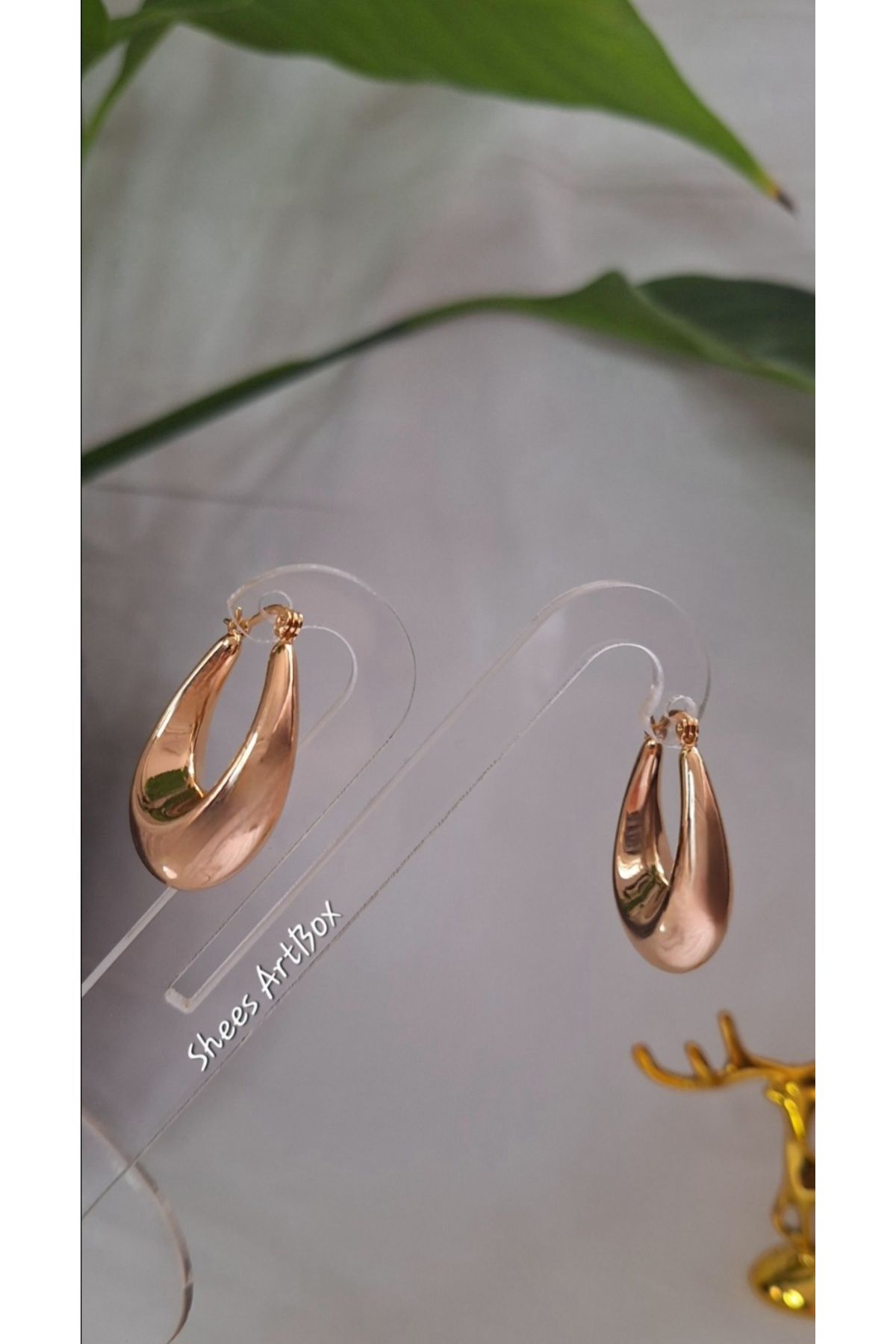 Tasarım Gold Pirinç Bombeli Oval Kadın Küpe