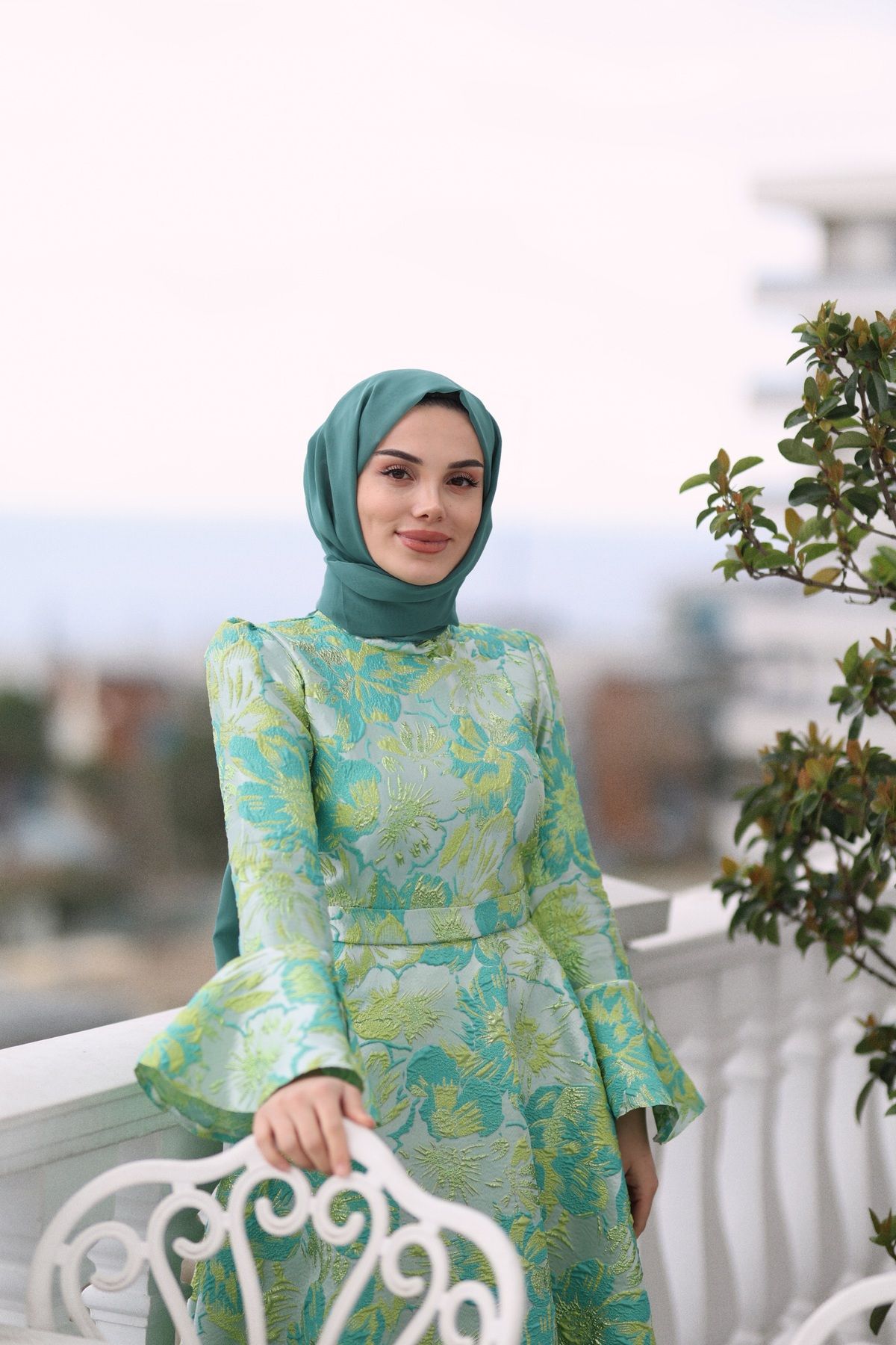 AYŞEYAMAÇLI KADIN YEŞİL KOLU VOLAN DETAYLI MATHİLDA TESETTÜR ABİYE ELBİSE