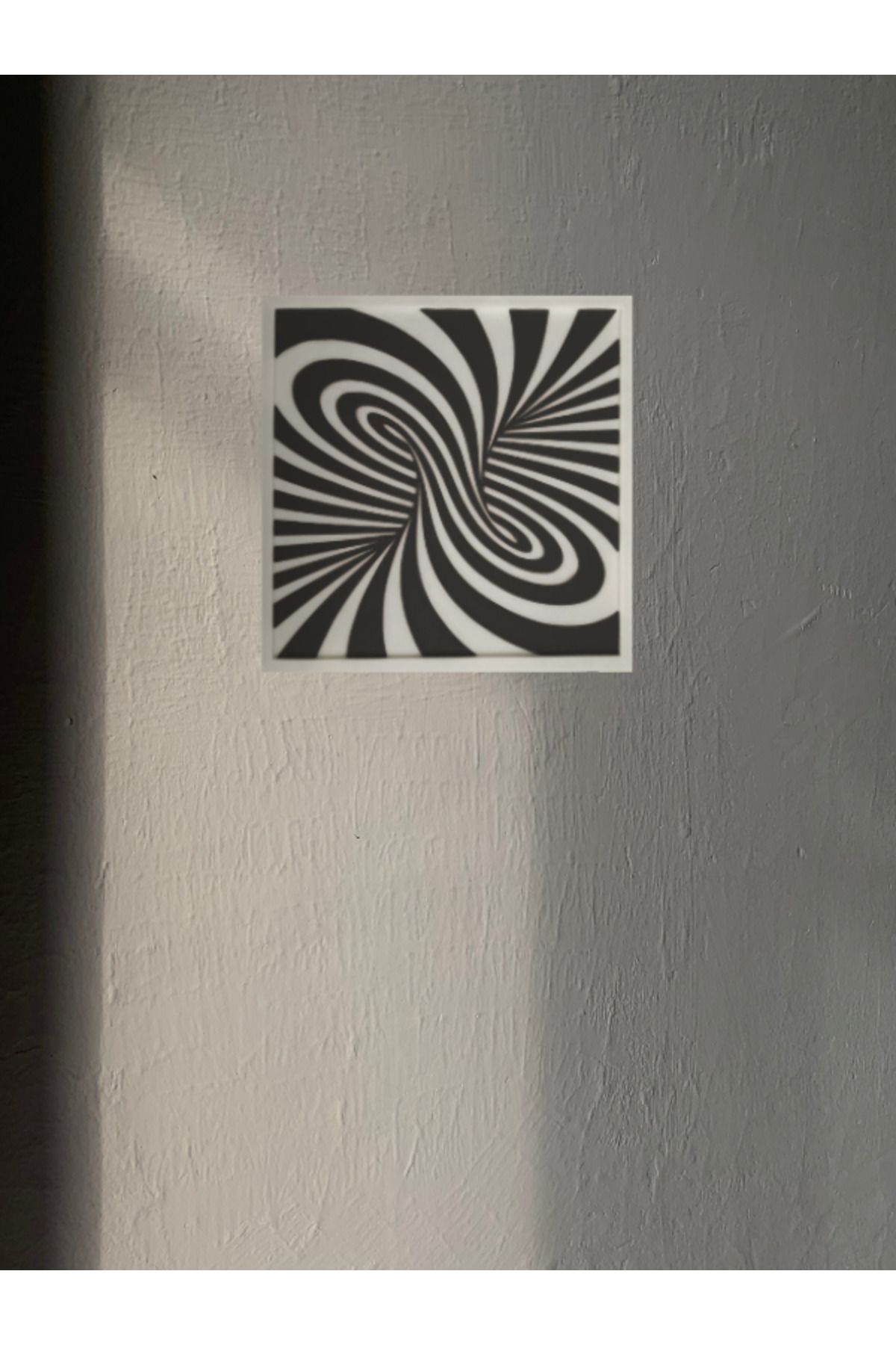 Madeora3D Modern Geometrik Kırmızı Beyaz Spiral Desenli Duvar Süsü - Dekoratif Tablo 19cm x 19cm