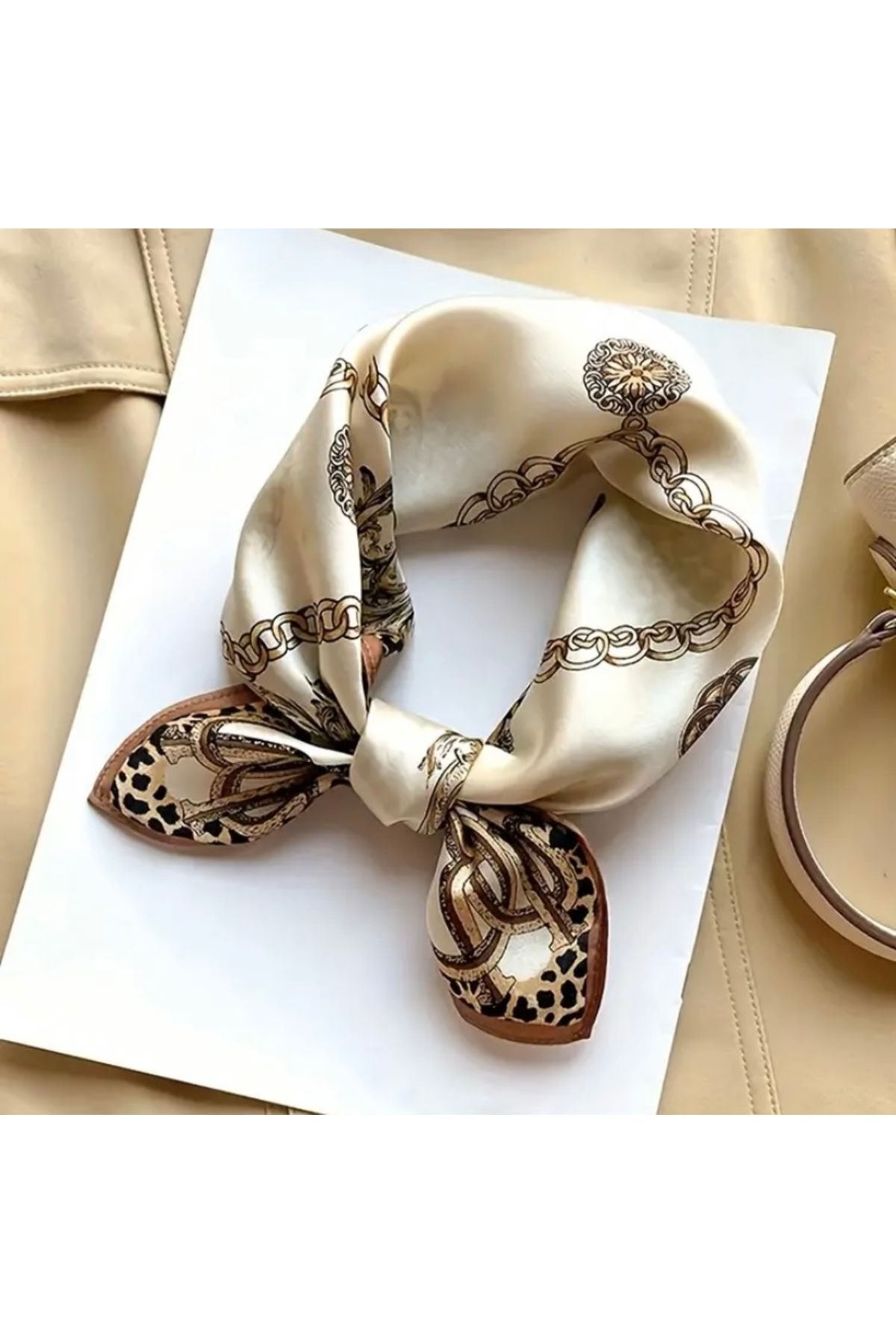 Accessories Vanilla Avenue Bej Leopar Desenli Şık Kahverengi Ipek Görünüm Kare Eşarp Fular Kadın Aksesuar