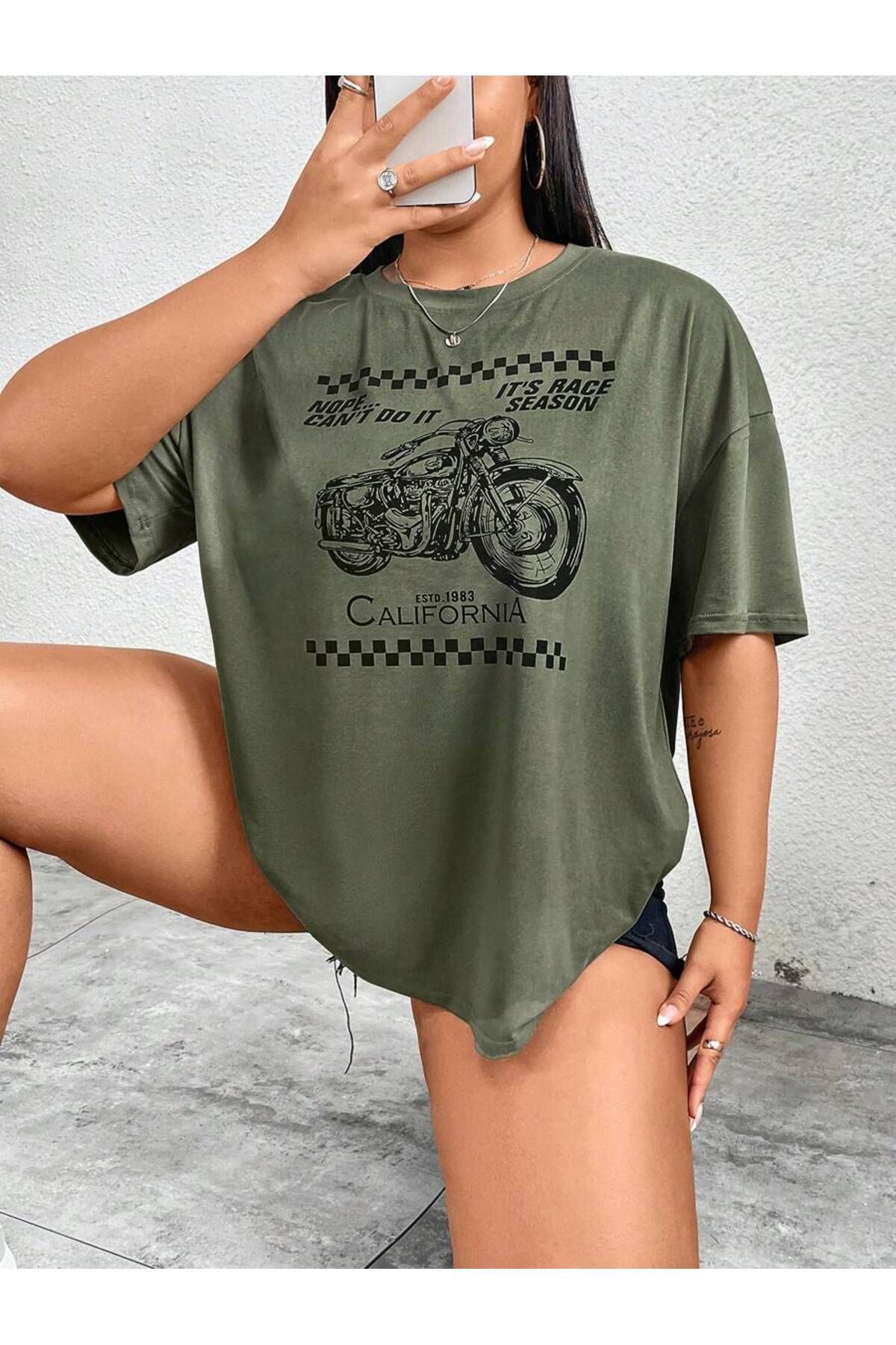 aynewmoda Ön Tasarımlı Şık Büyük Boy Motosiklet Baskılı Harfli Tişört