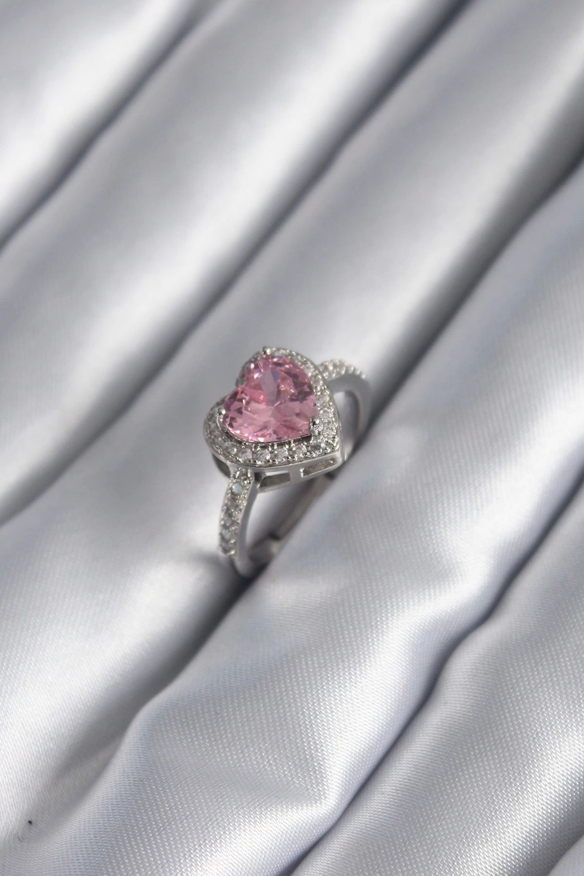 Clariss Gümüş Renk Pembe Zirkon Taşlı Charm Kalp Model Kadın Yüzük