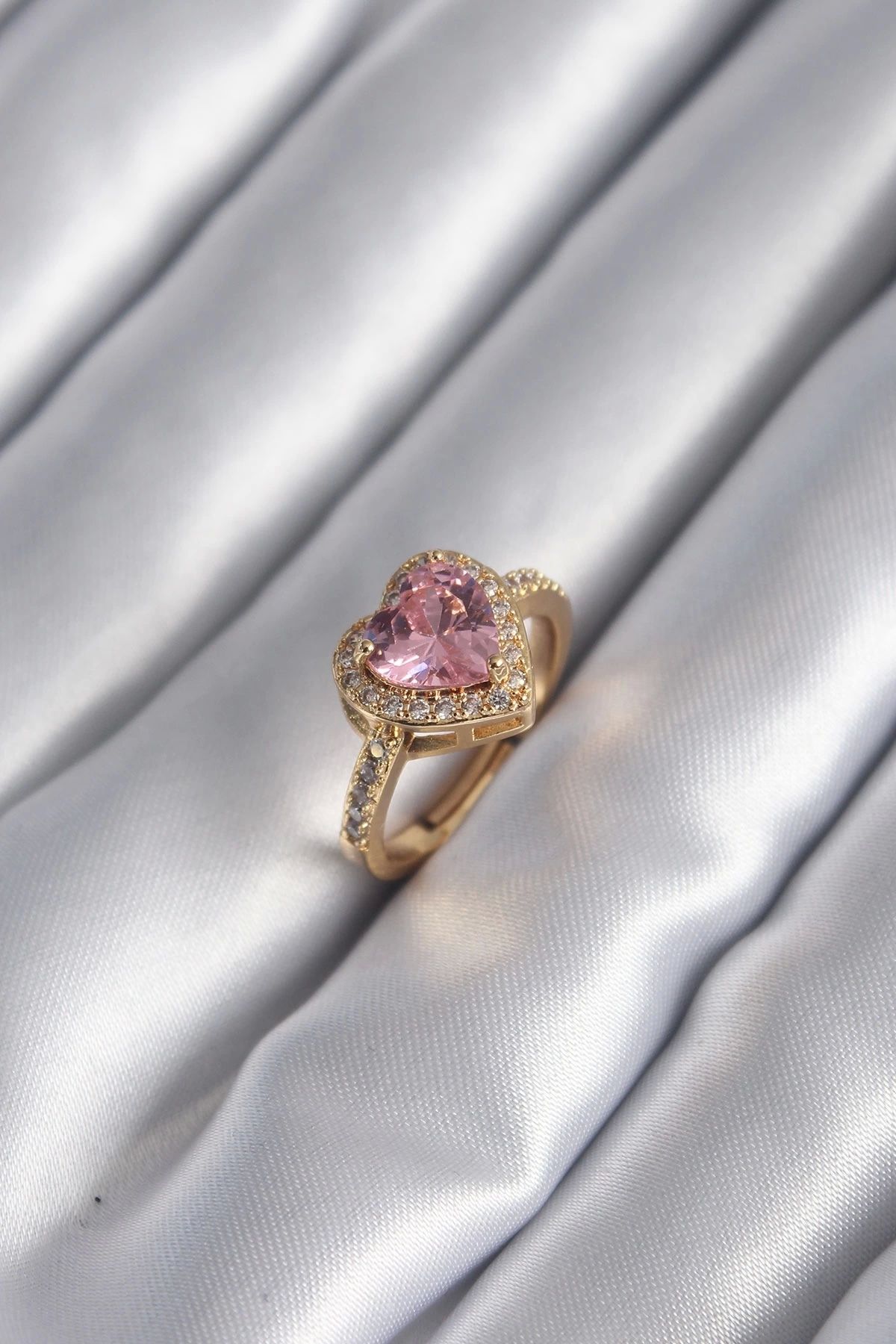 Clariss Pirinç Gold Renk Pembe Zirkon Taşlı Charm Kalp Model Kadın Yüzük