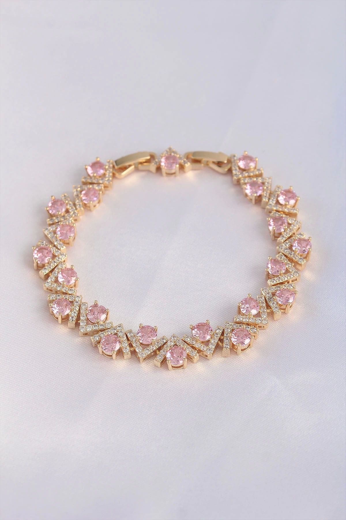 Clariss Vip Seri Pirinç Pembe Zirkon Taşlı Gold Renk V Model Bileklik