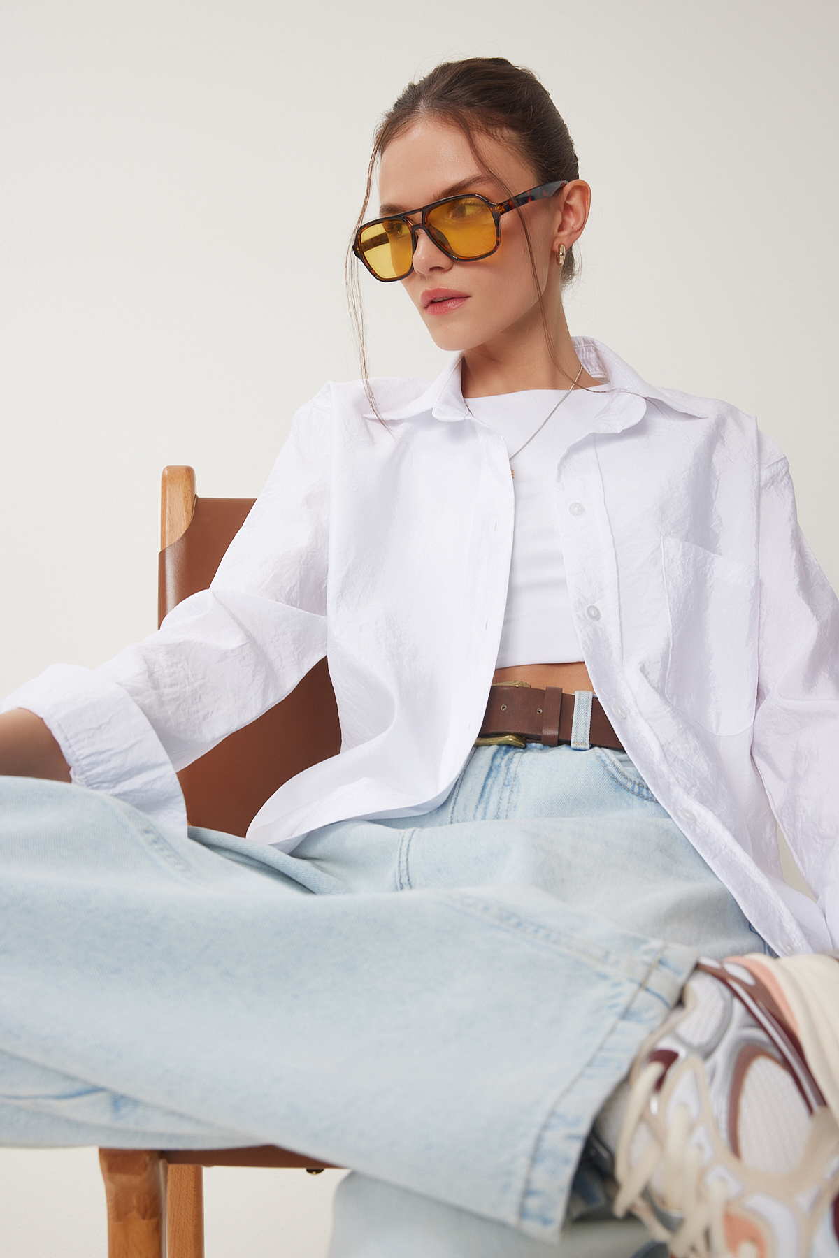 Happiness İstanbul Kadın Beyaz Cepli Ayrobin Gömlek KQ00008