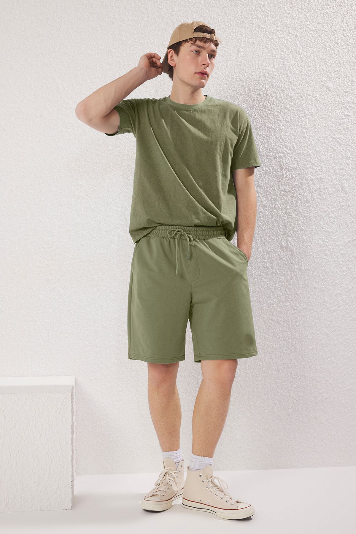 Trendyol Collection Khaki Oversize/wide Cut Wash/vintage Look 100% Bawełniane Spodenki I Bermudy Mężczyzna - XL