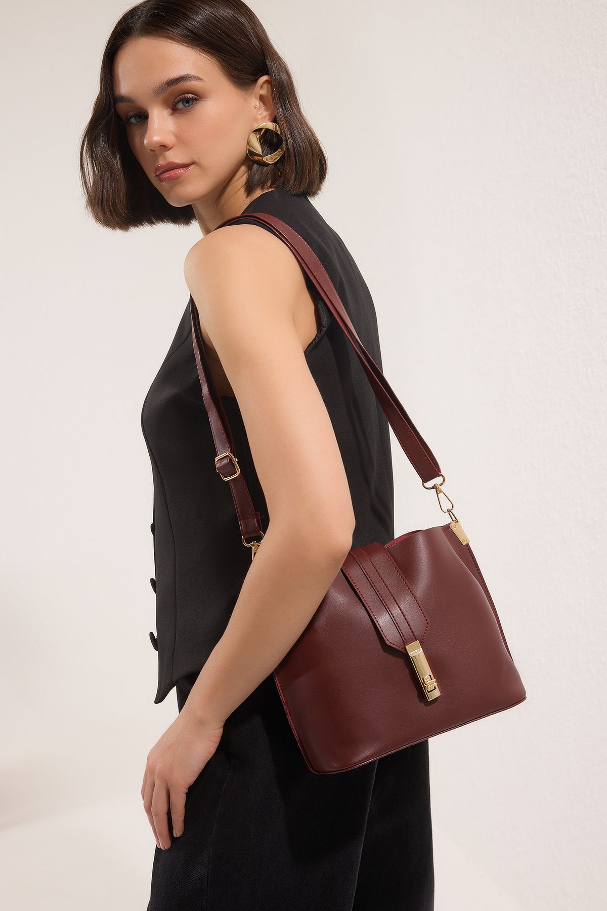 trendyol-shoes-womens-burgundy-shoulder-bag