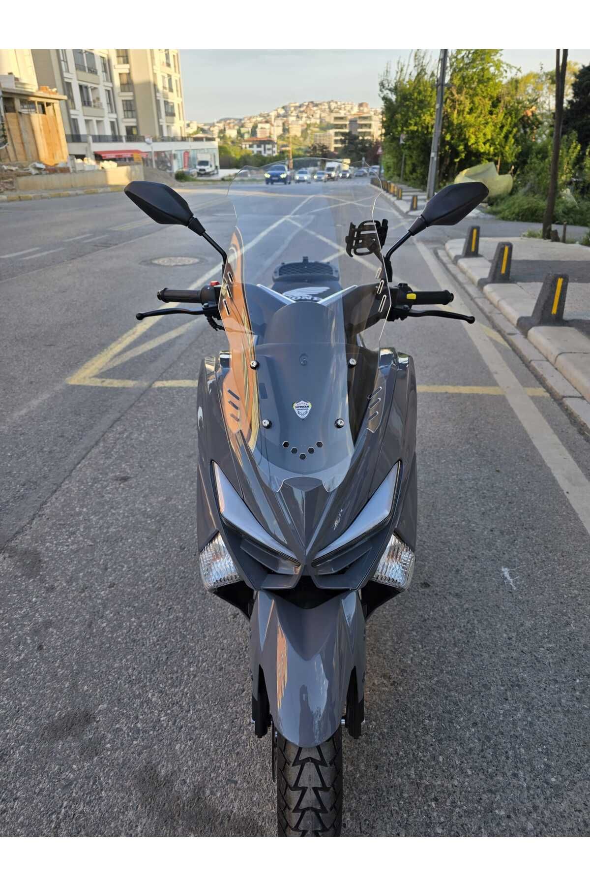 Revolt RSX4 Siperlik Ön Cam 2022-2025 Model 65cm Şeffaf Renkli 4mm ORTA BOYLU