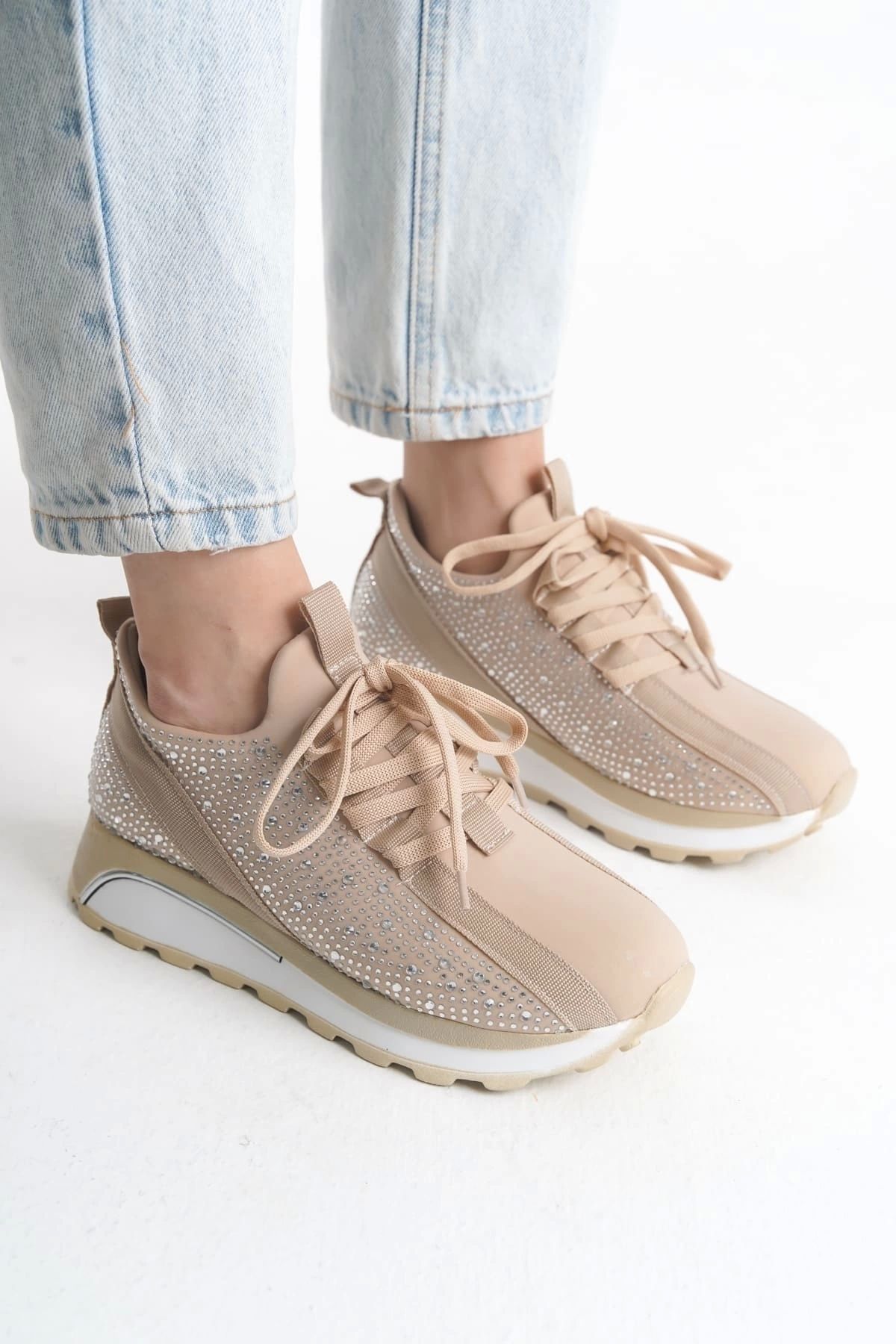 Joy Ayakkabı ALYA Bağcıklı Ortopedik Taban Taşlı Kadın Sneaker Spor Ayakkabı BT - Krem