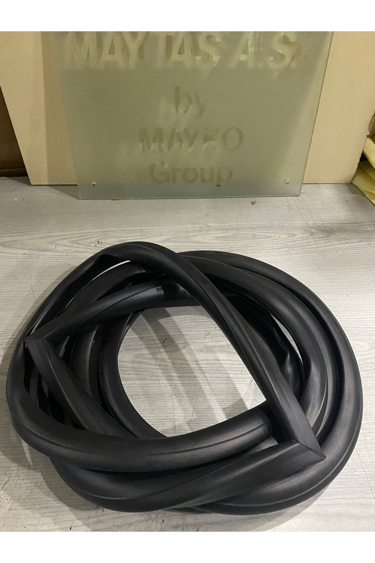MYKAUTOTEC Mercedes W124 bagaj lastiği 85-95