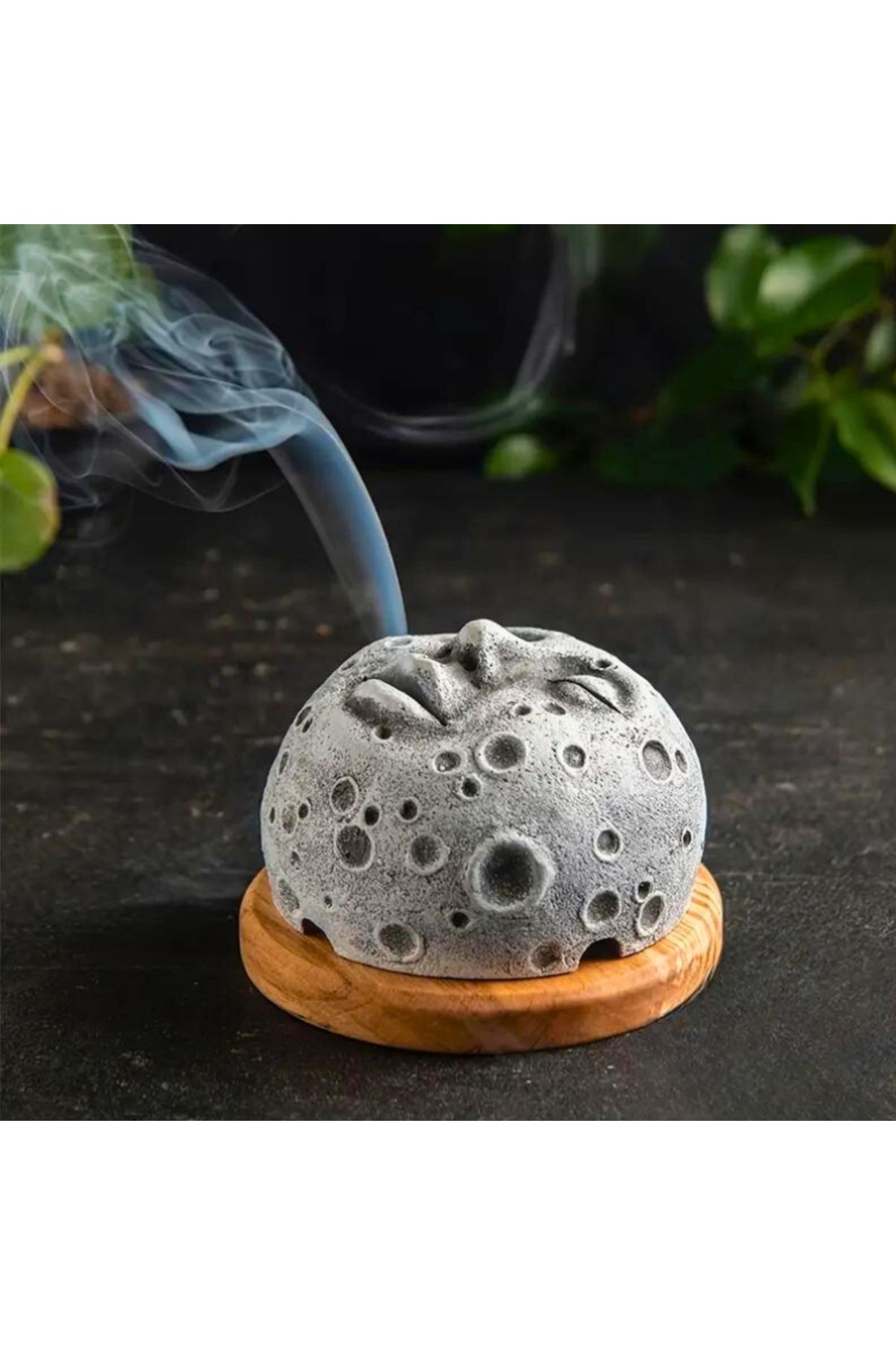 OEM-Scented cone holder, Moon face, resin with wooden base, a fascinating decorative object 2