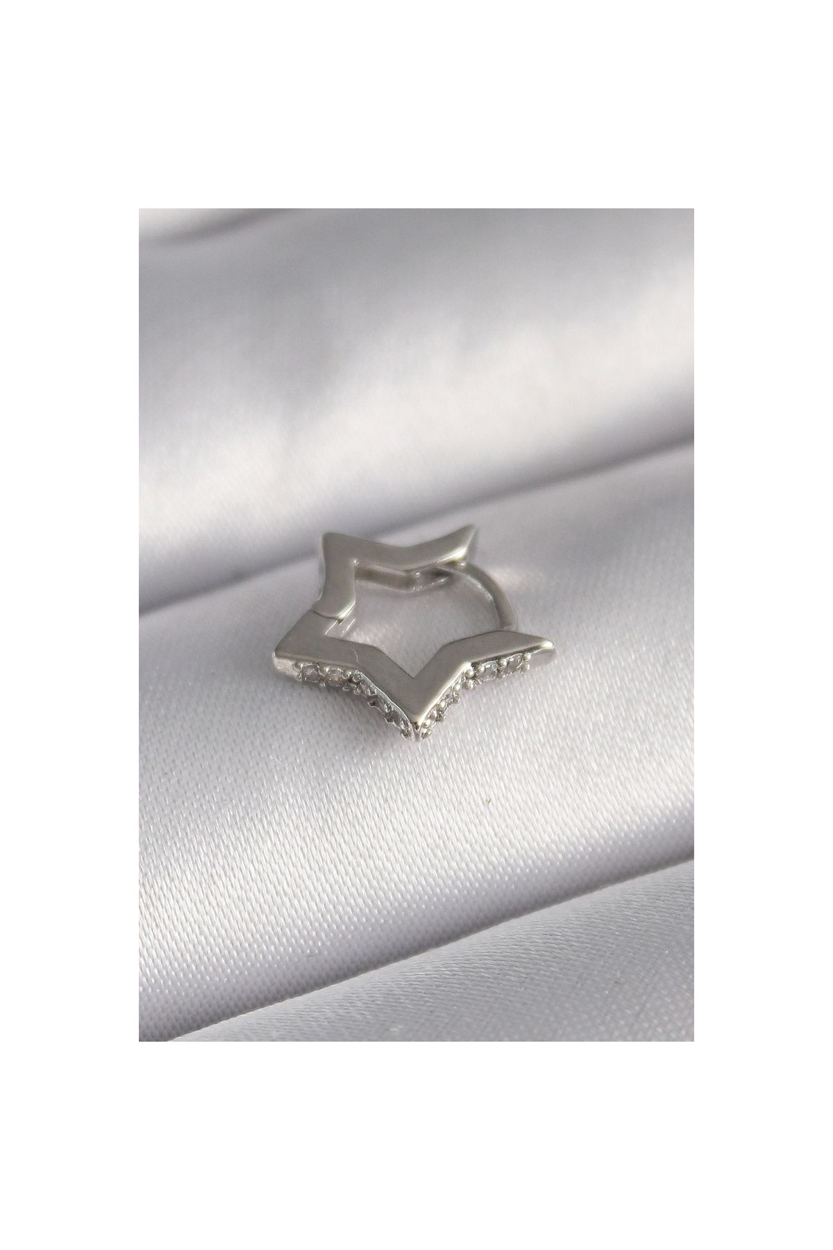 Marsilyan 316L Çelik Gümüş Renk Zirkon Taş Detay Yıldız Model Tragus Piercing - TJ-PR1313