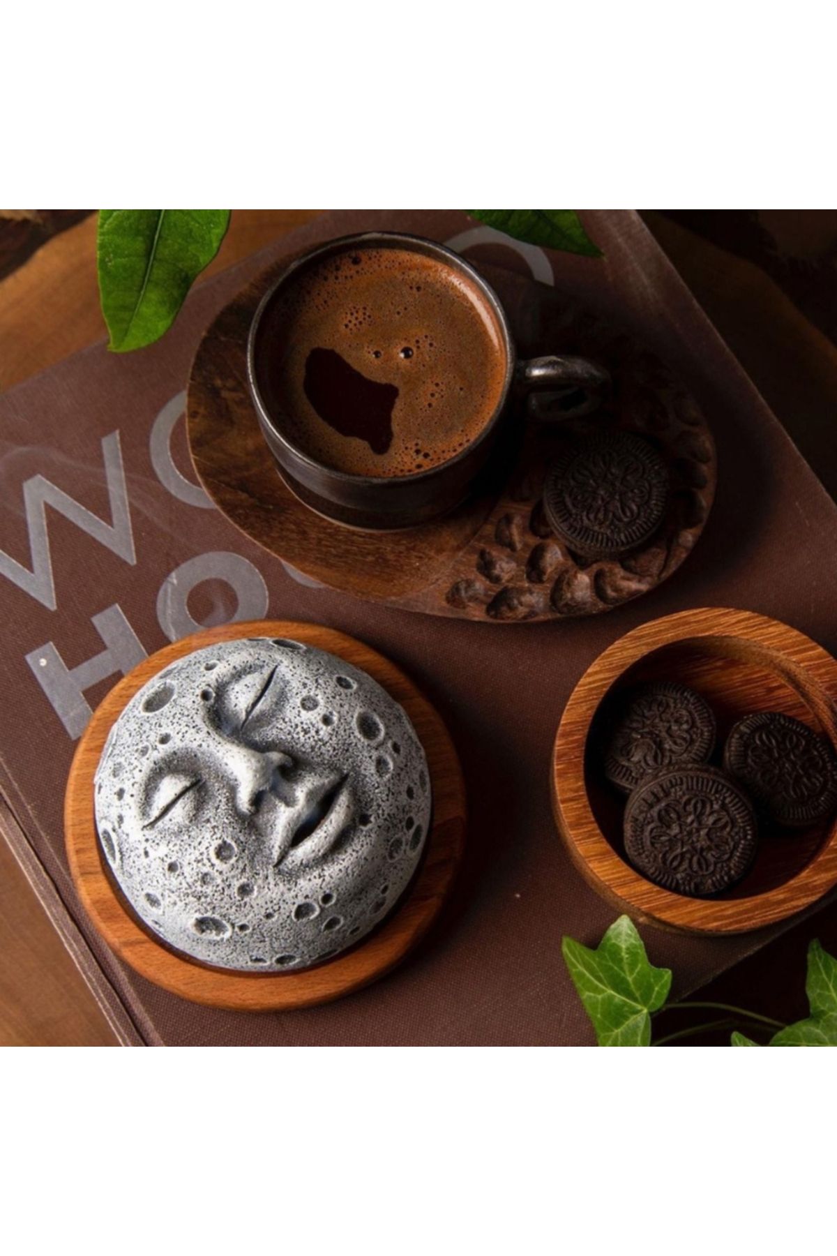 OEM-Scented cone holder, Moon face, resin with wooden base, a fascinating decorative object 8