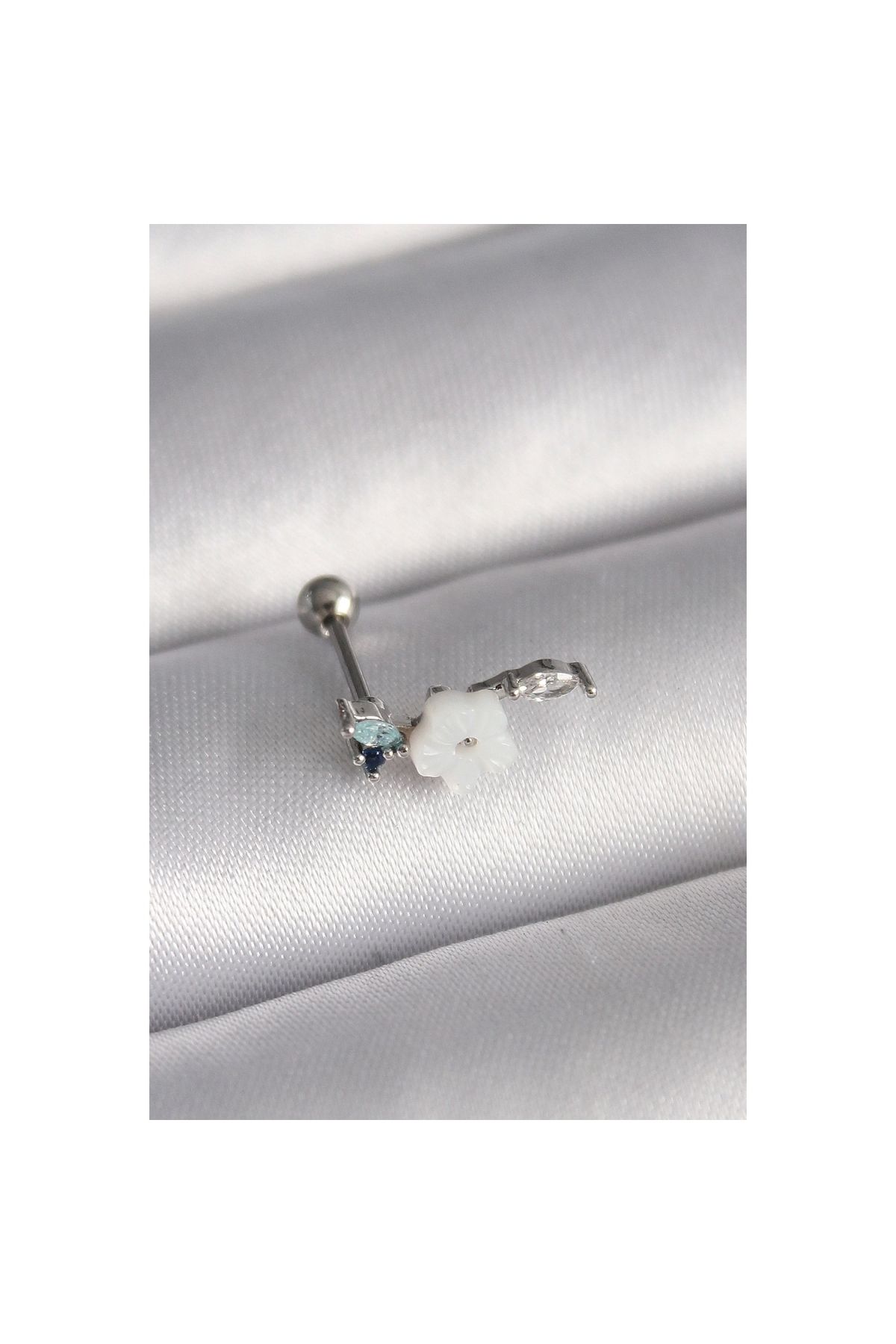 Marsilyan 316L Çelik Gümüş Renk Zirkon Taş Detay Beyaz Çiçek Model Tragus Piercing - TJ-PR1357