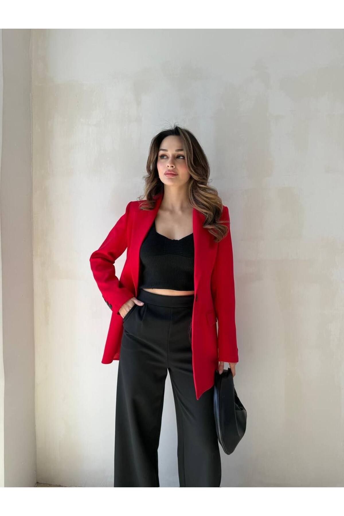 CinneMadonna Kadın Kırmızı Atlas Tek Düğme Blazer Ceket