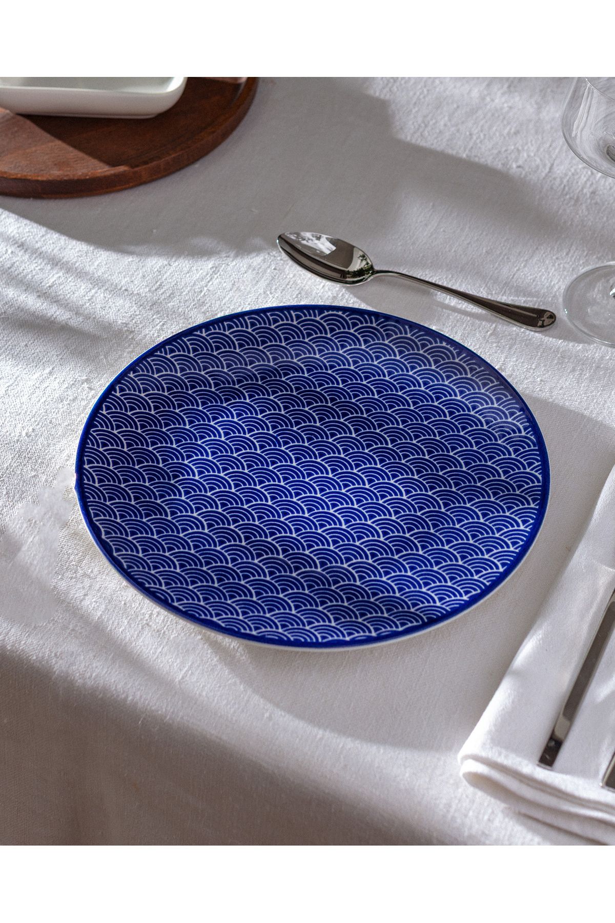 Madame Coco Reve Bleu Saphir Servis Tabağı - 25 cm - Mavi/Beyaz